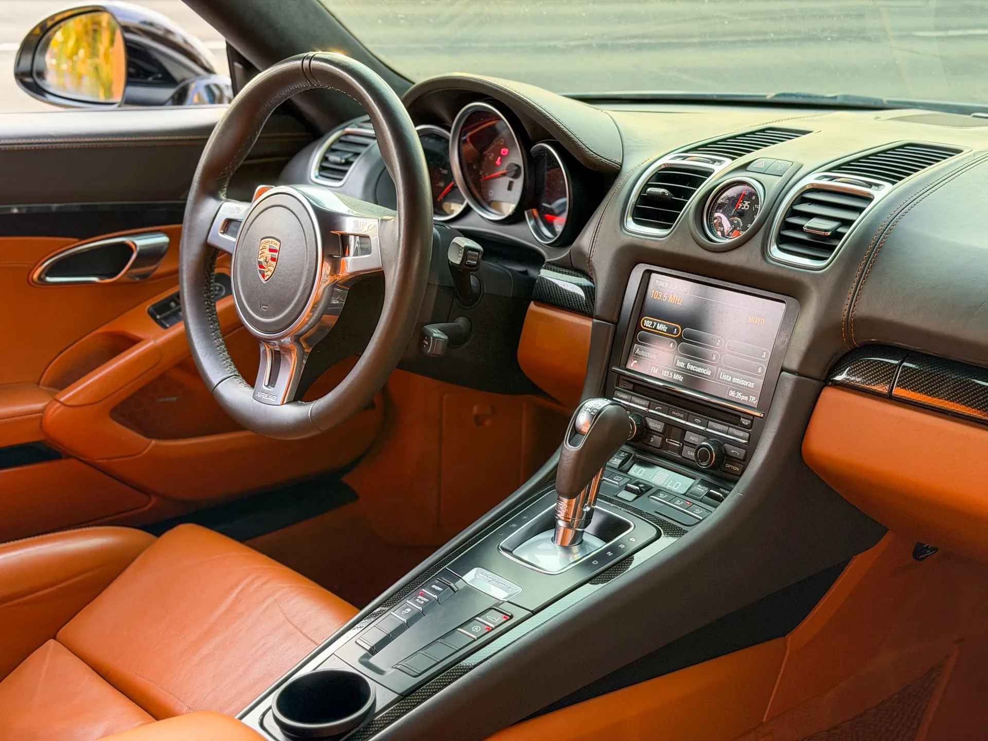 Car image 13
