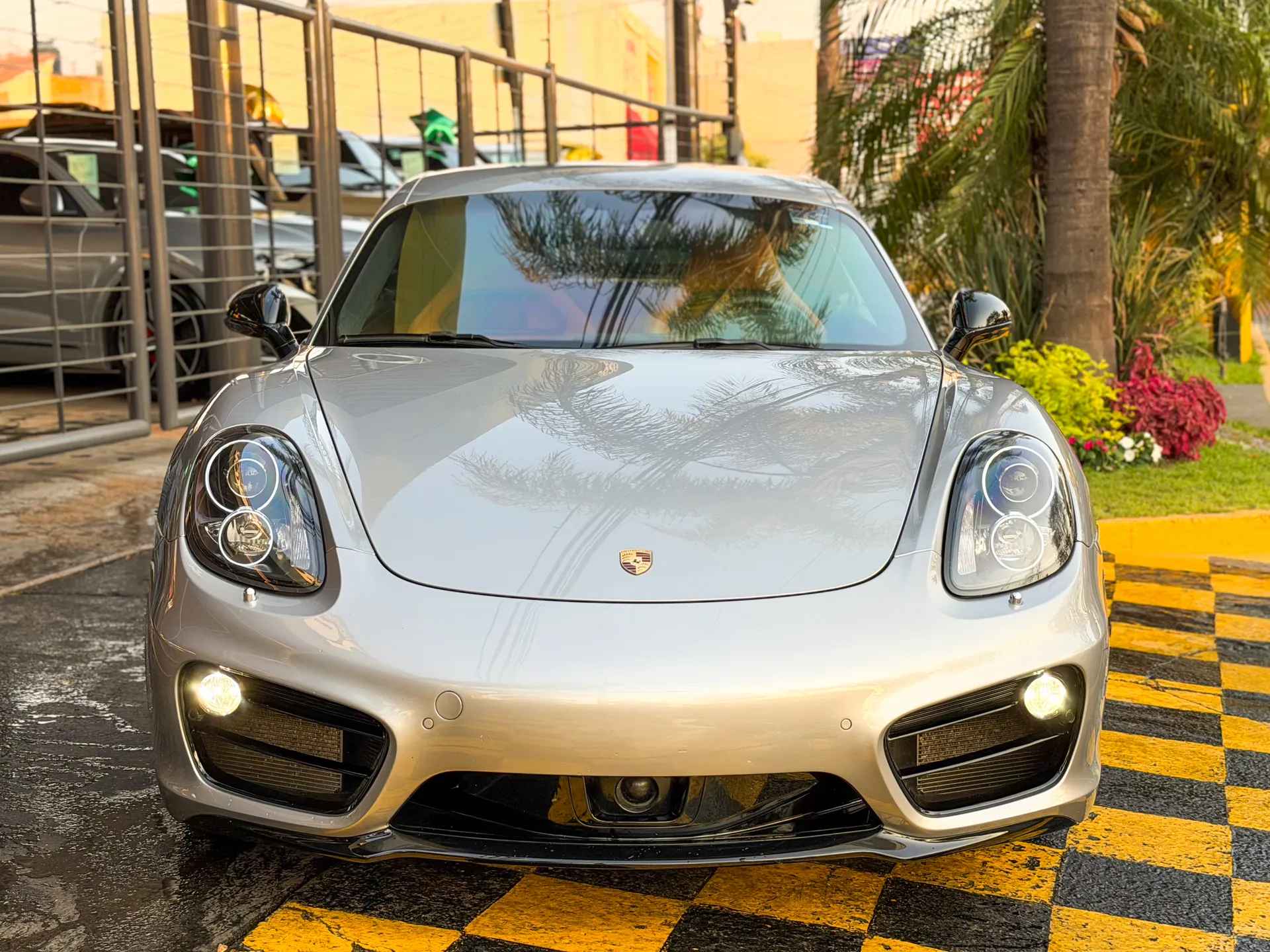 Car image 3