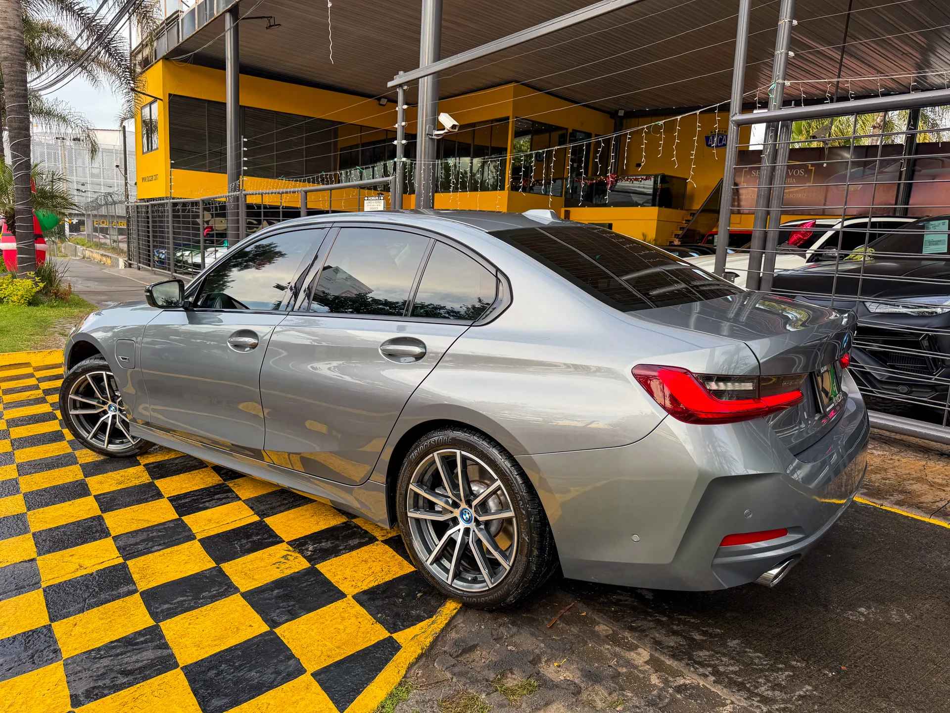 Car image 6