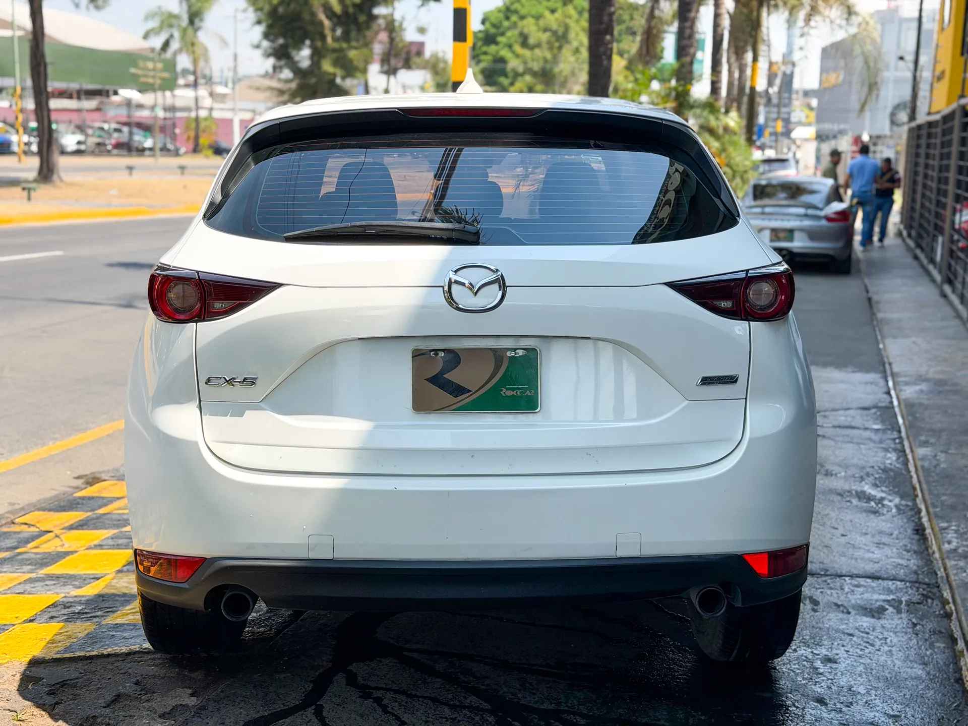 Car image 8