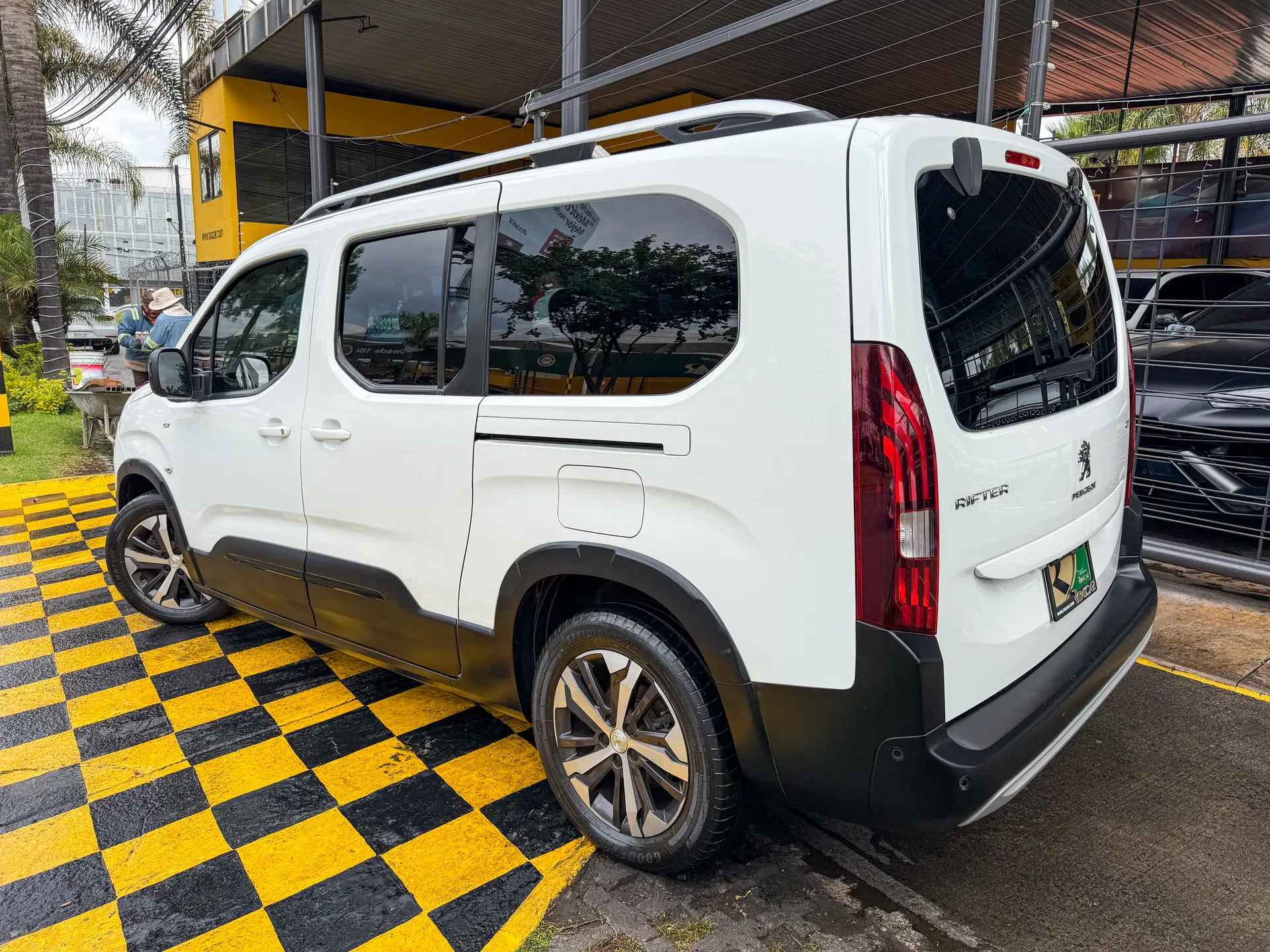 Car image 6