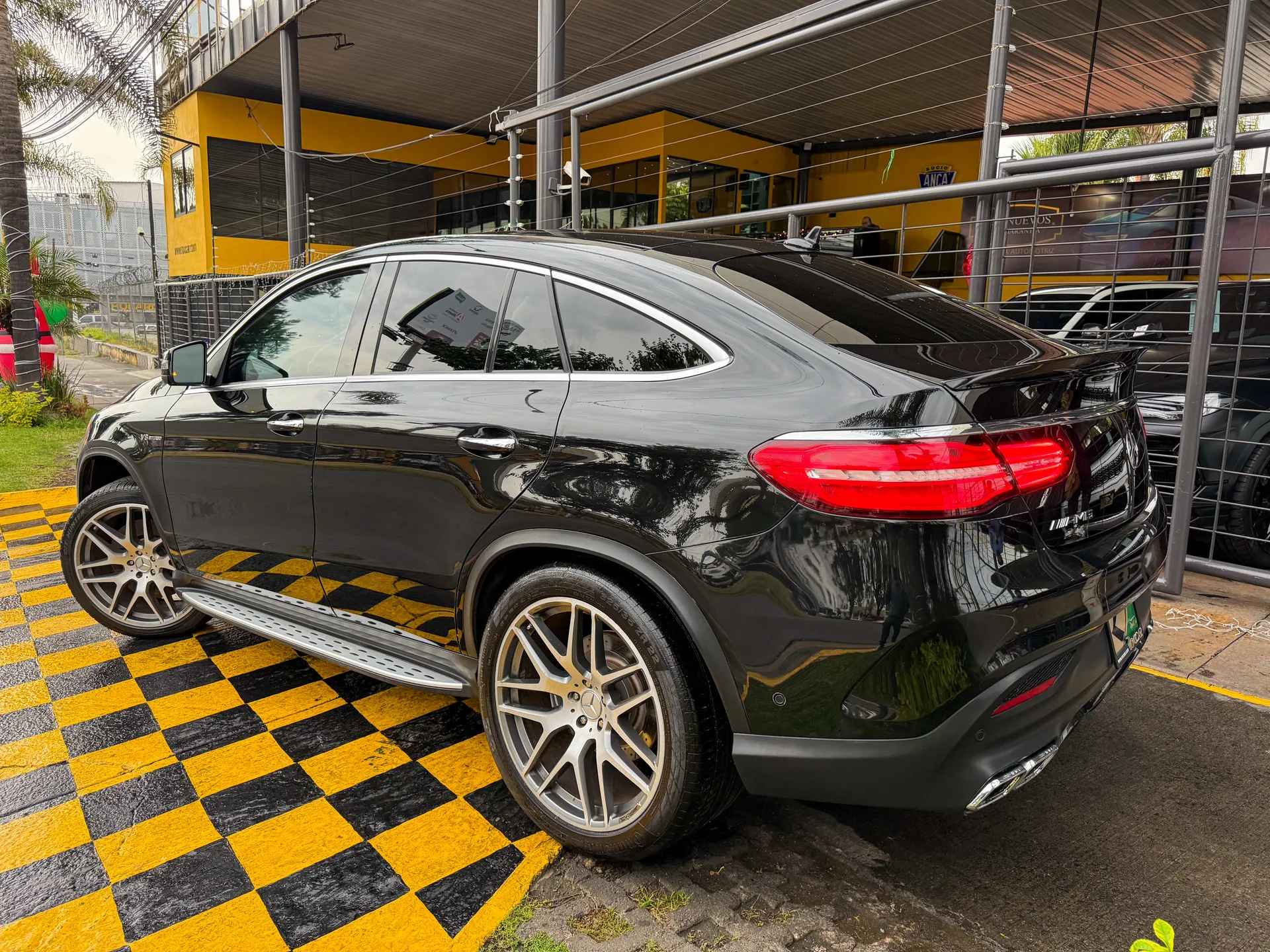 Car image 7