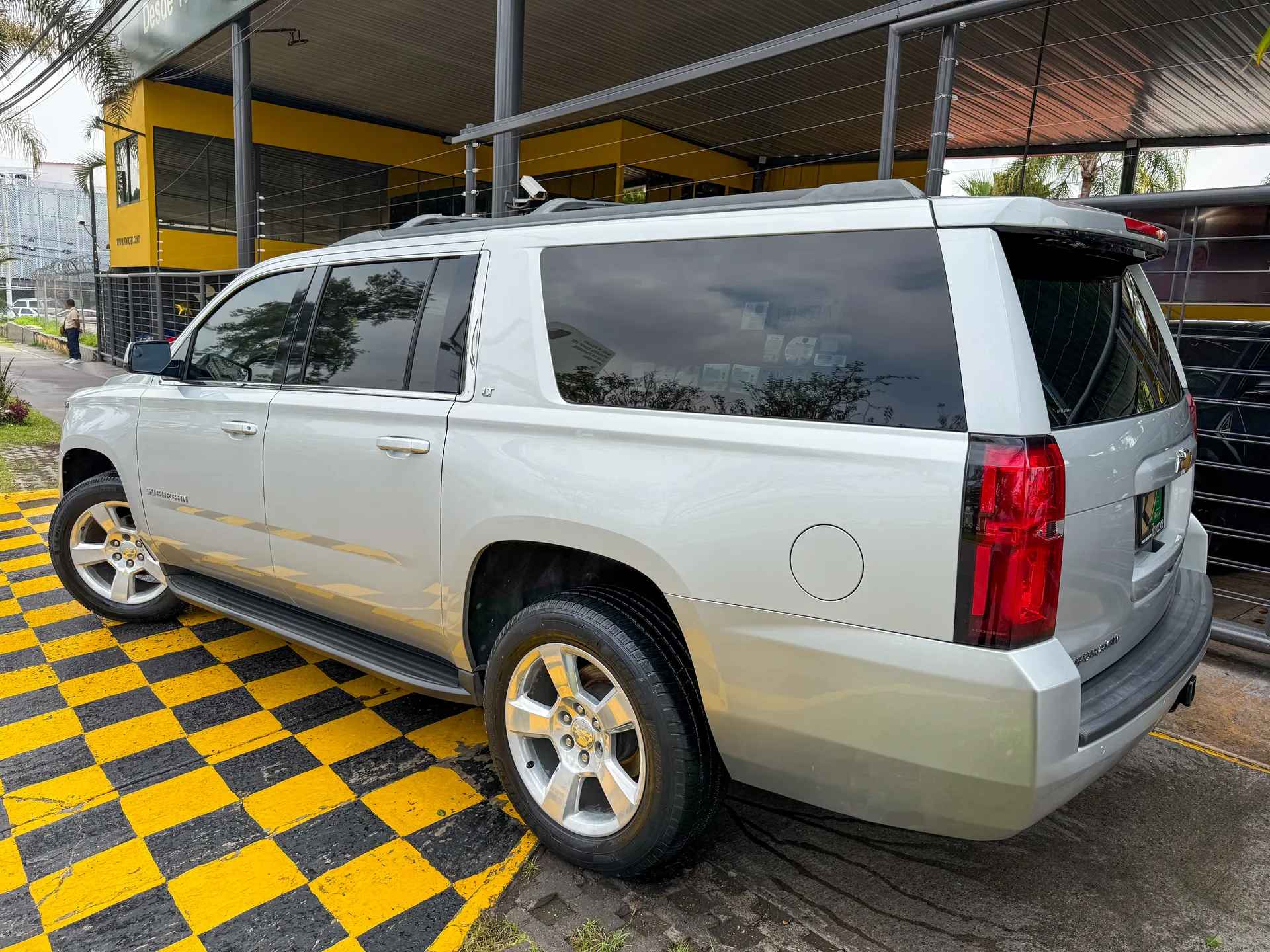 Car image 6