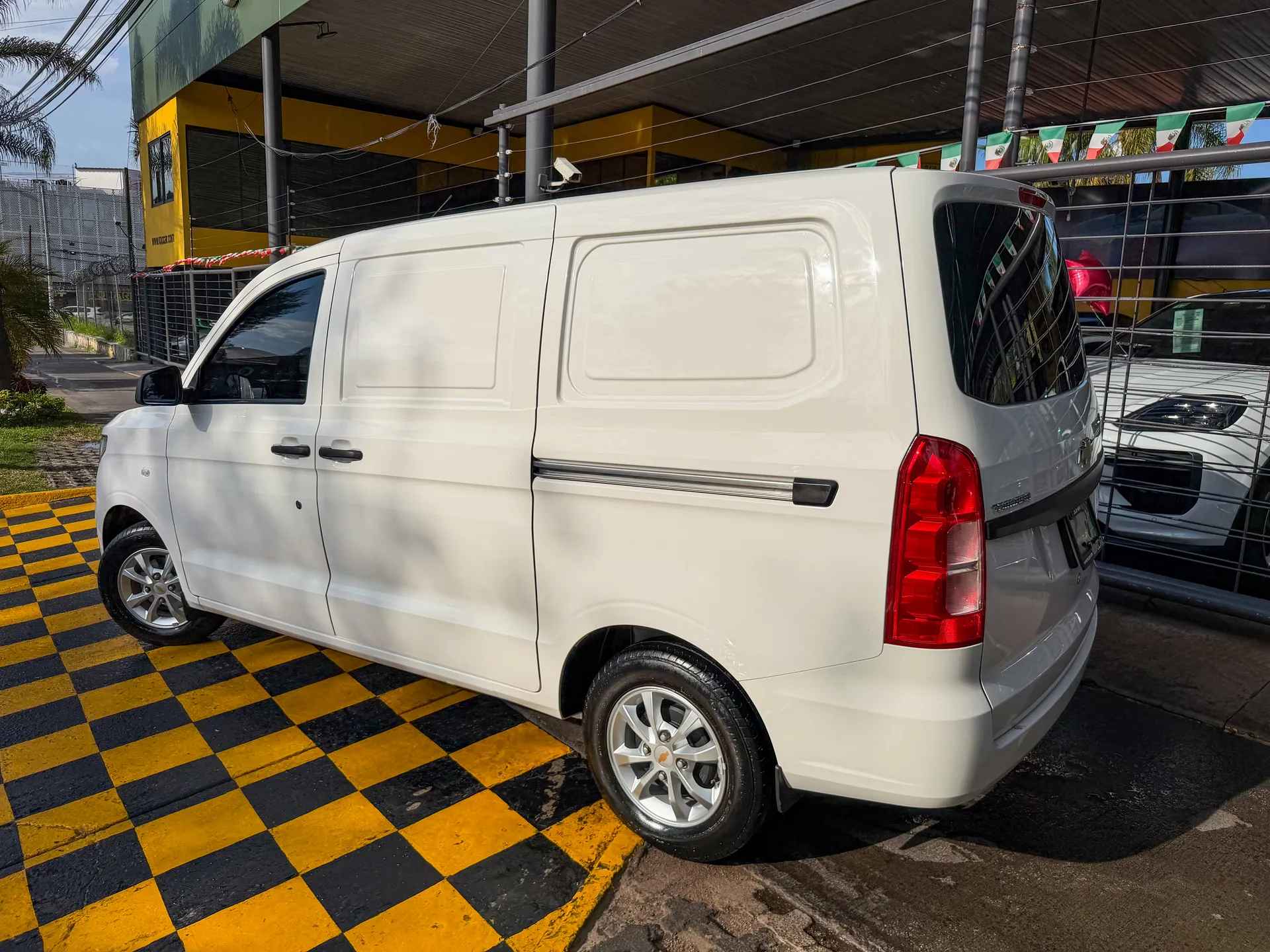 Car image 6