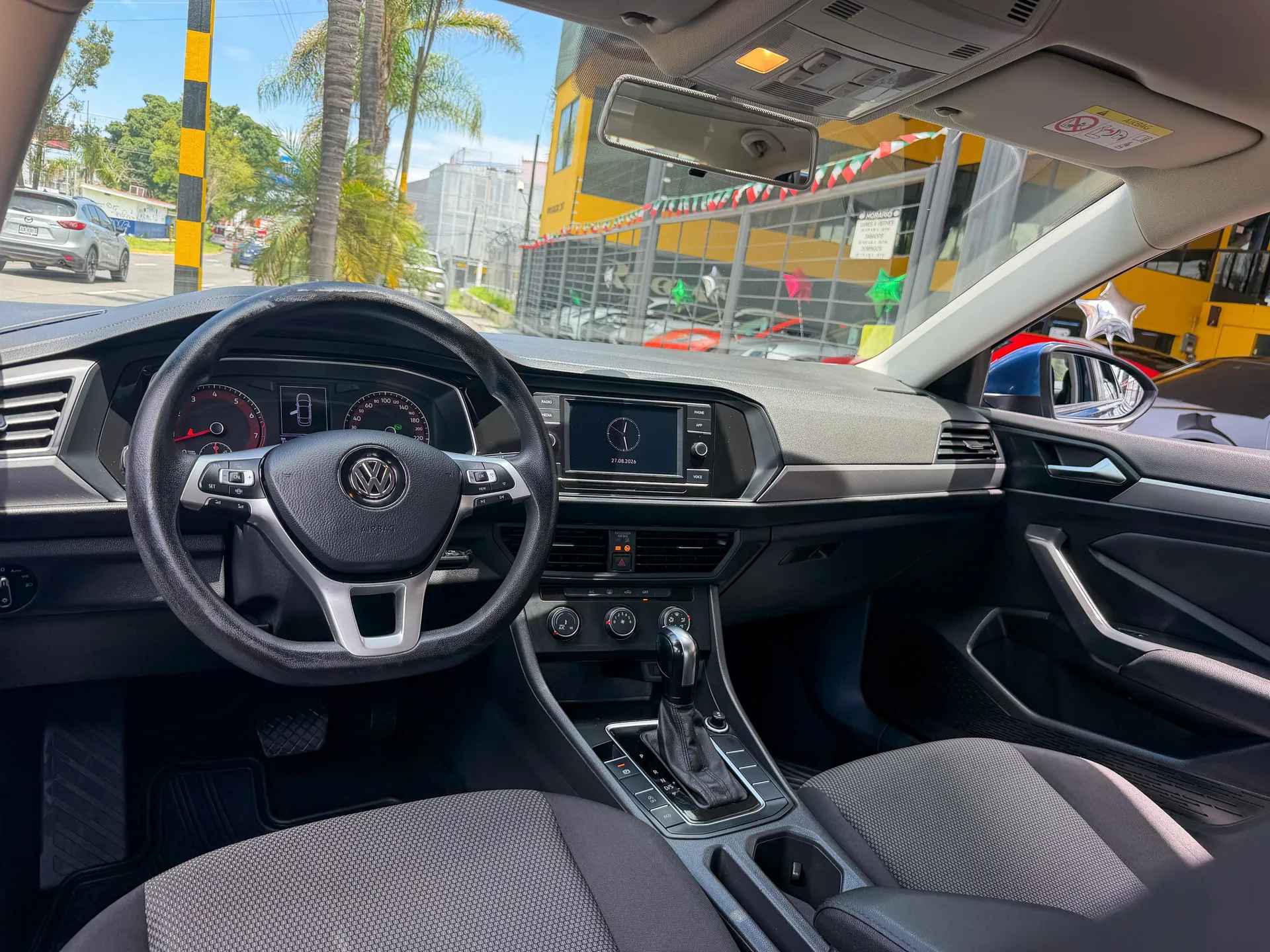 Car image 9