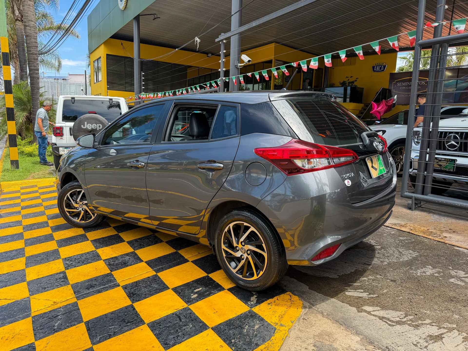 Car image 6