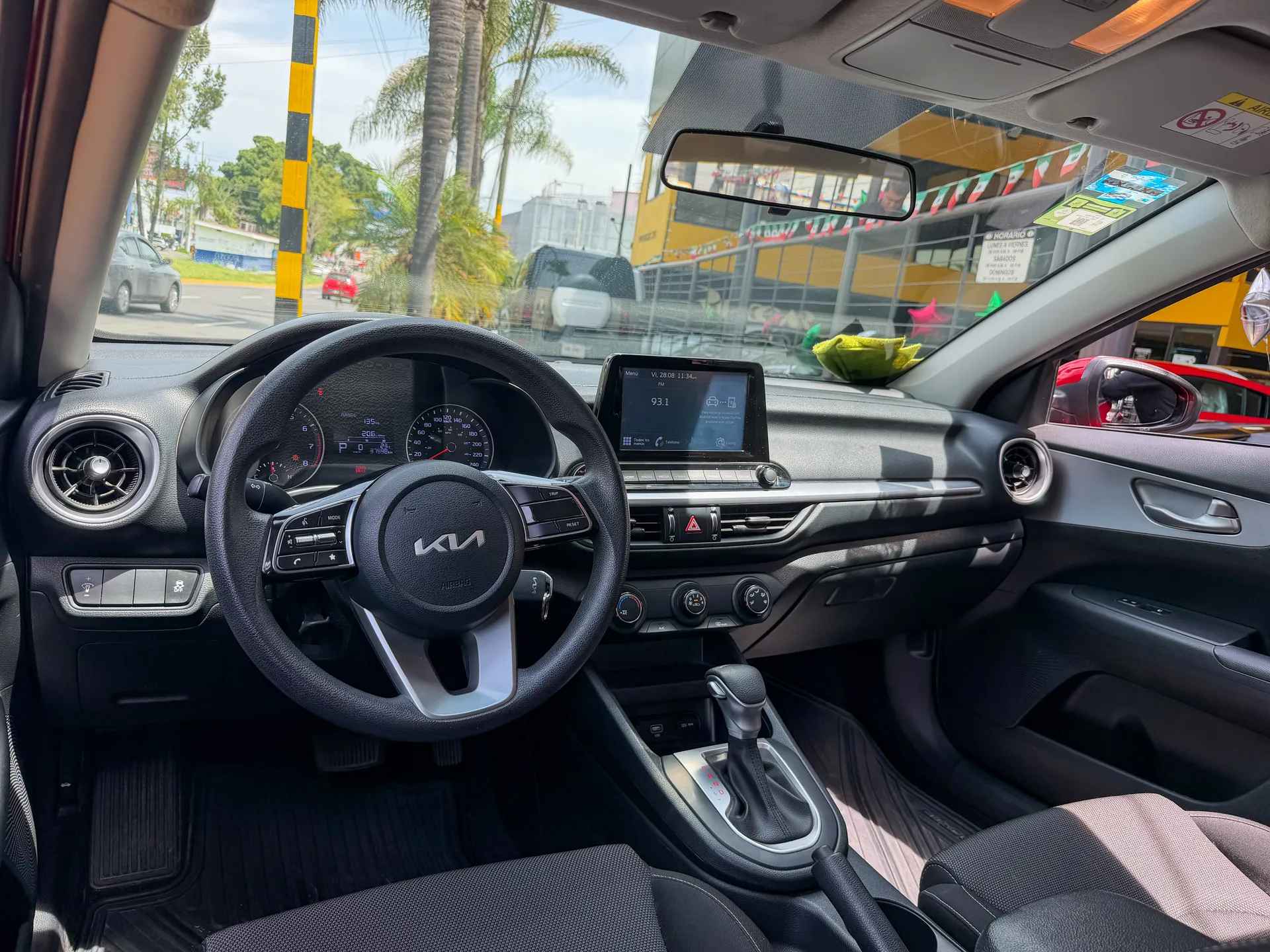 Car image 9