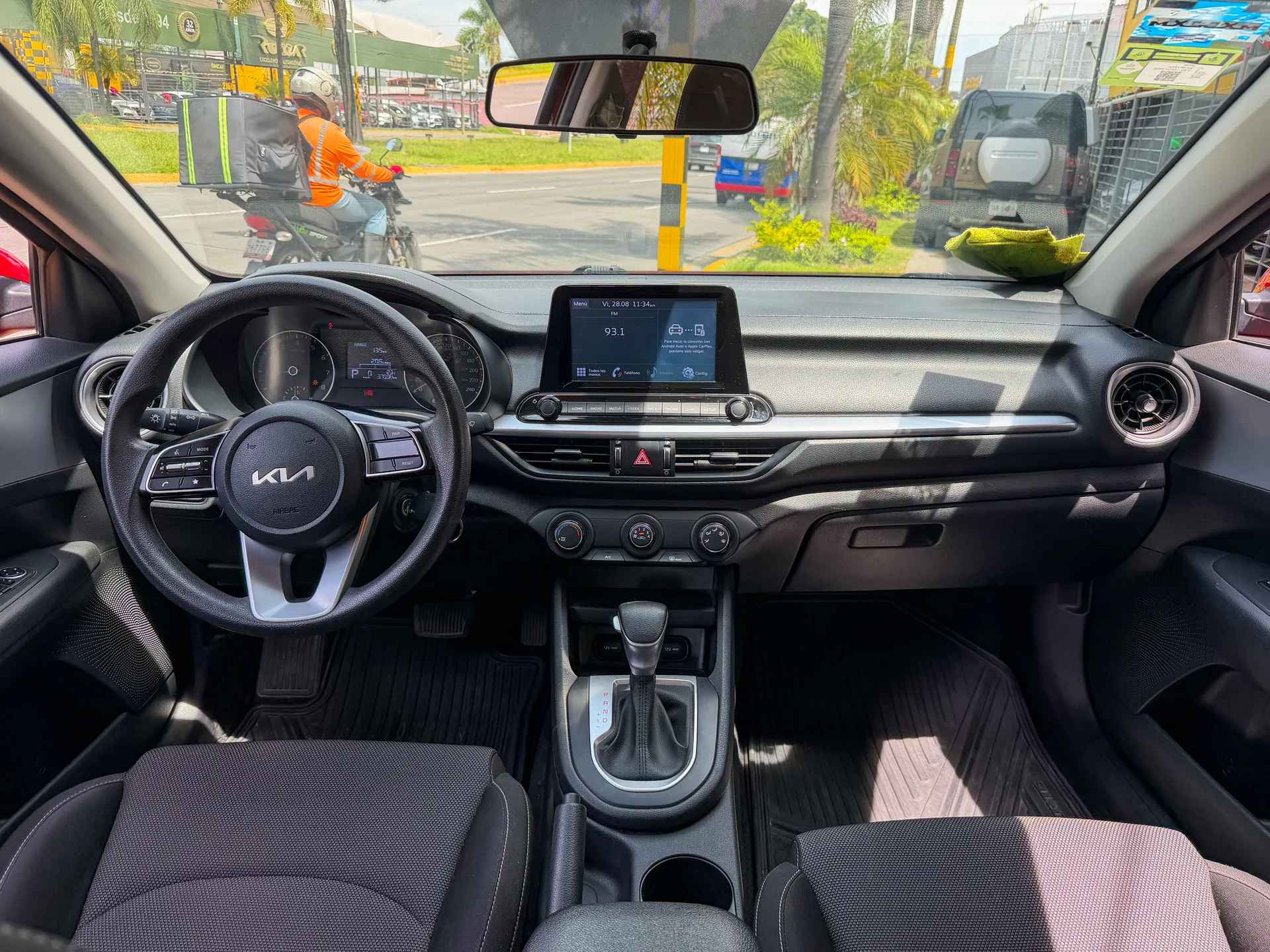 Car image 10