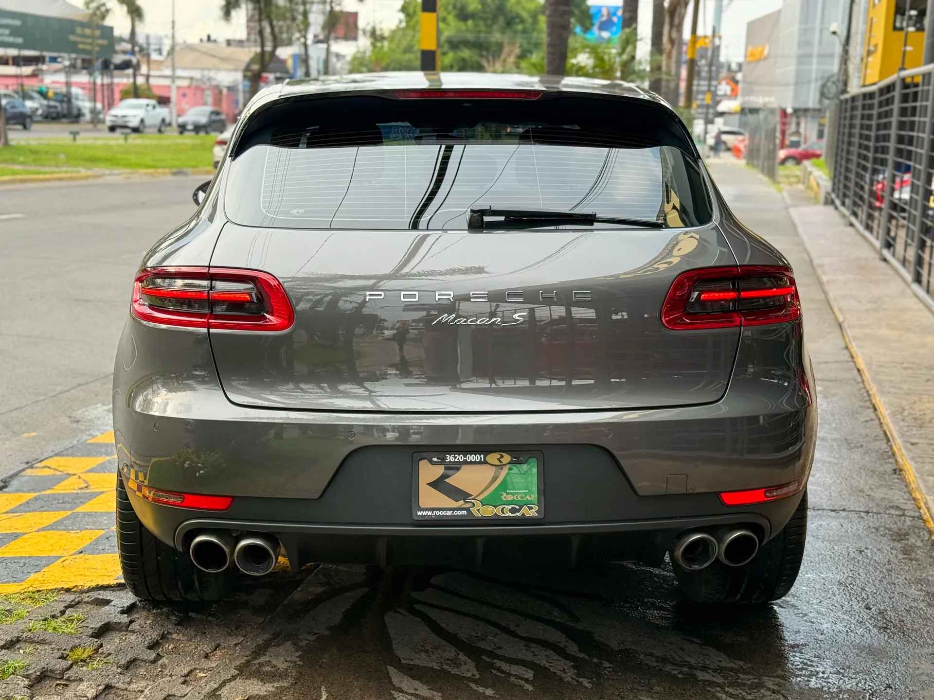 Car image 8