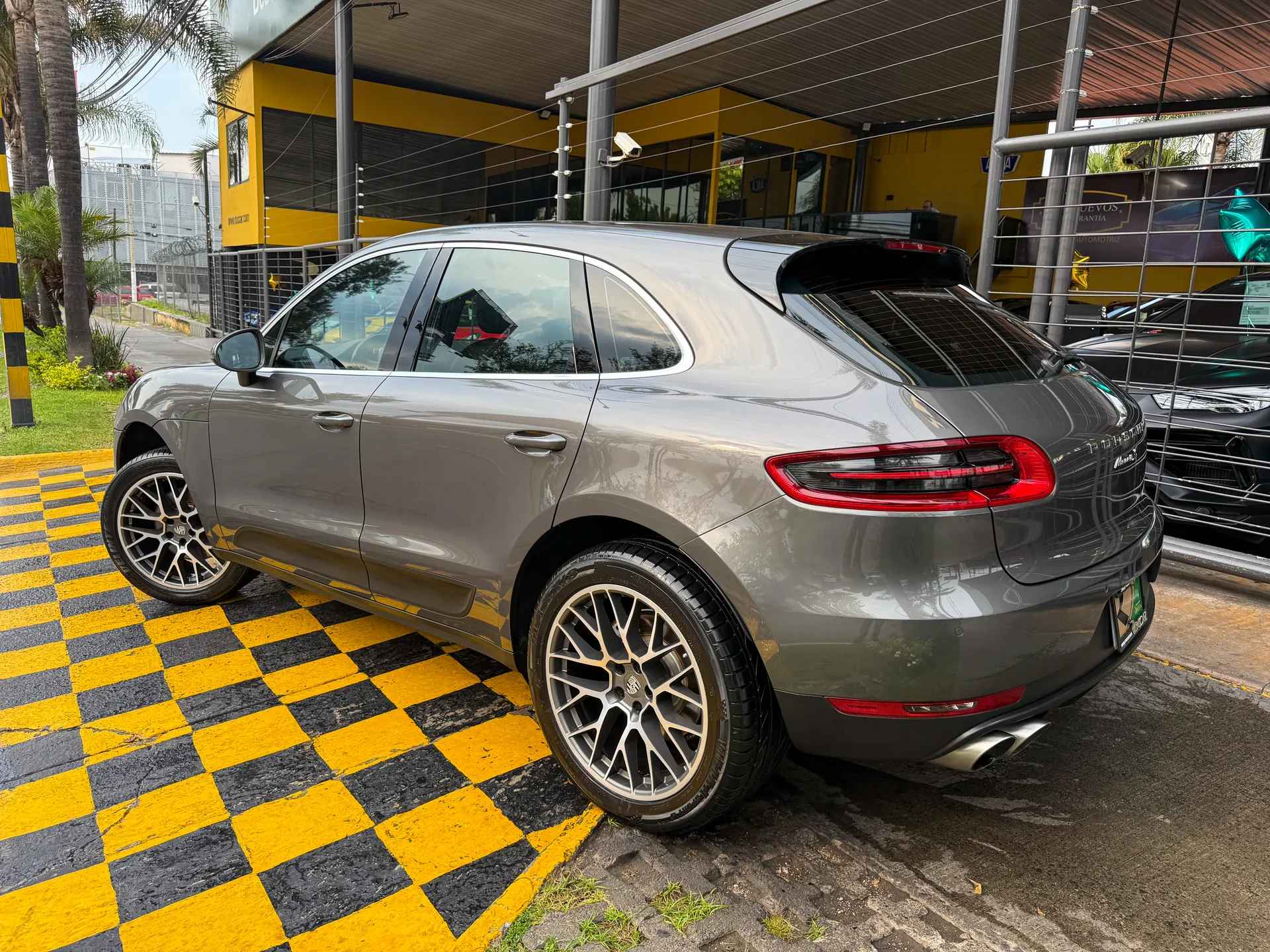 Car image 6