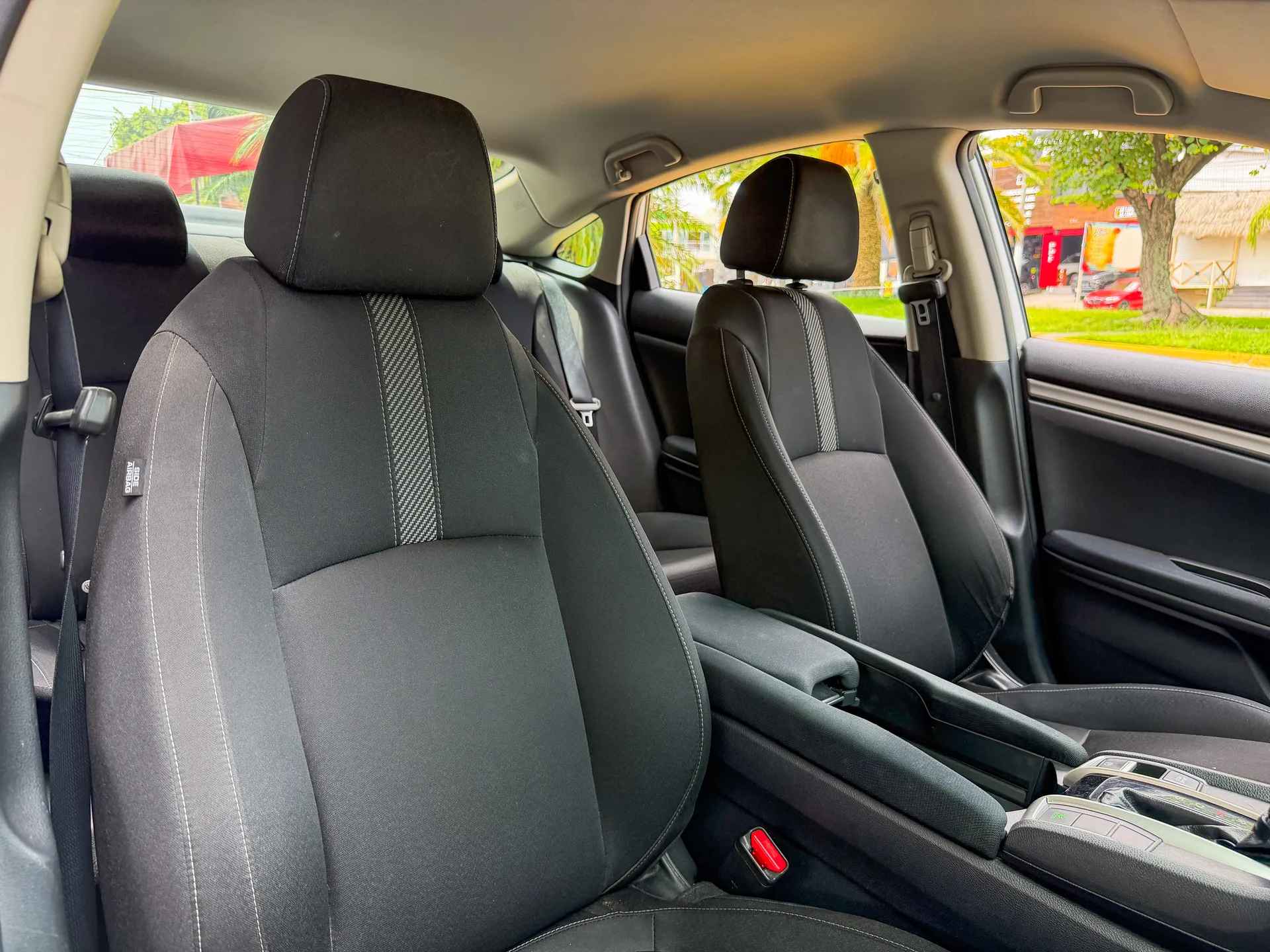 Car image 16