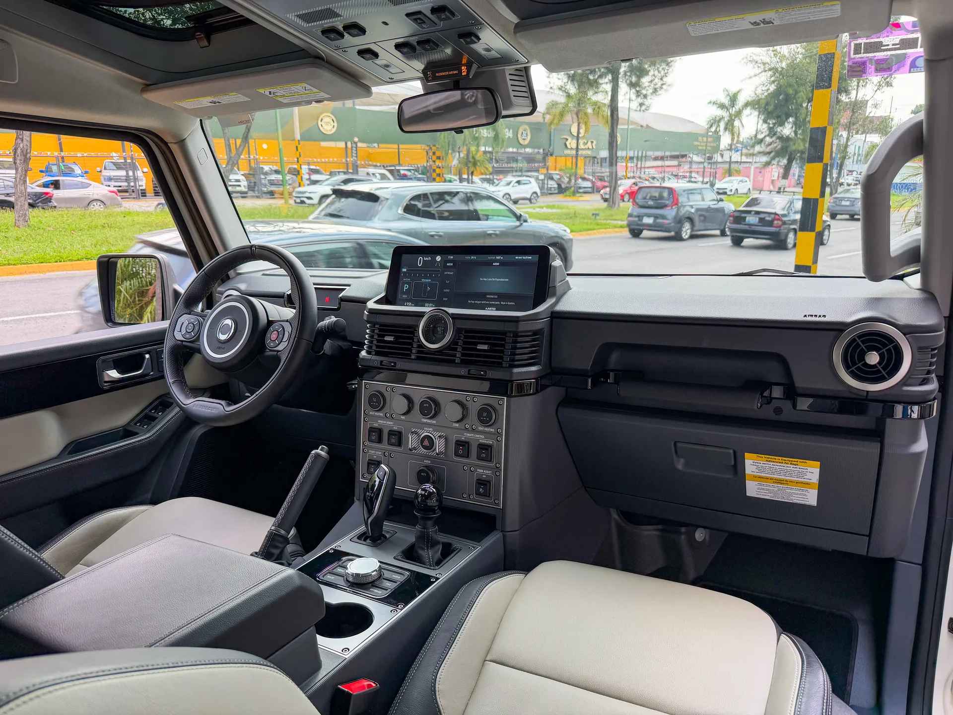 Car image 13