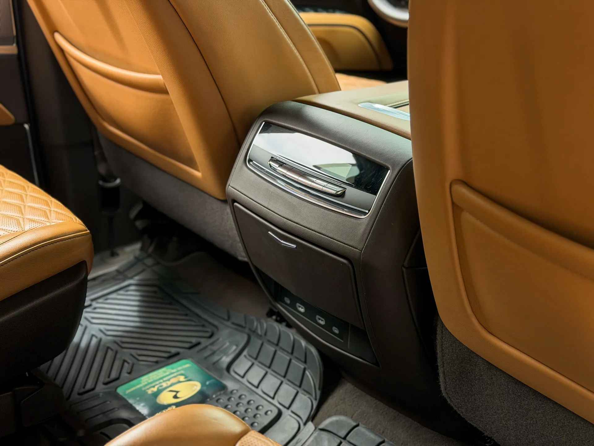 Car image 17