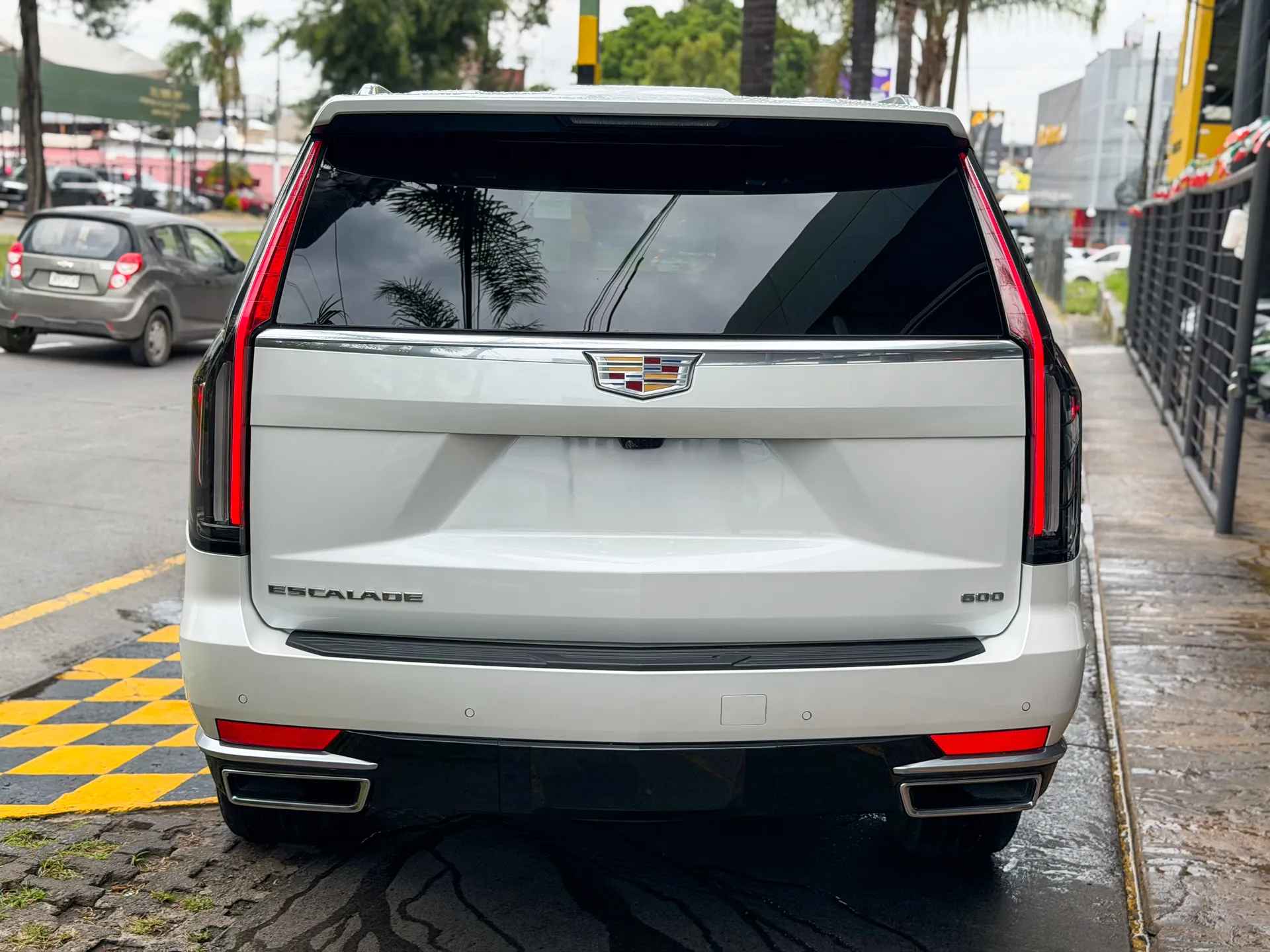 Car image 8
