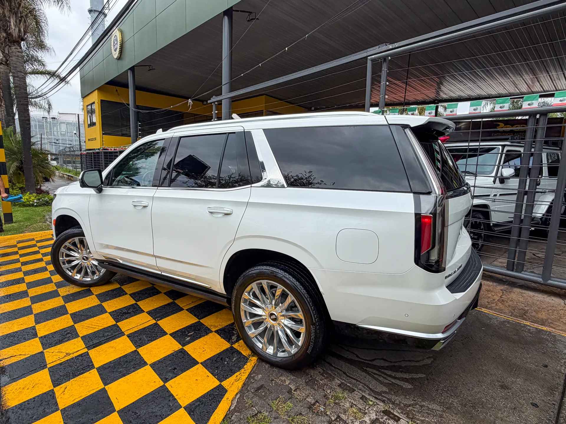 Car image 6