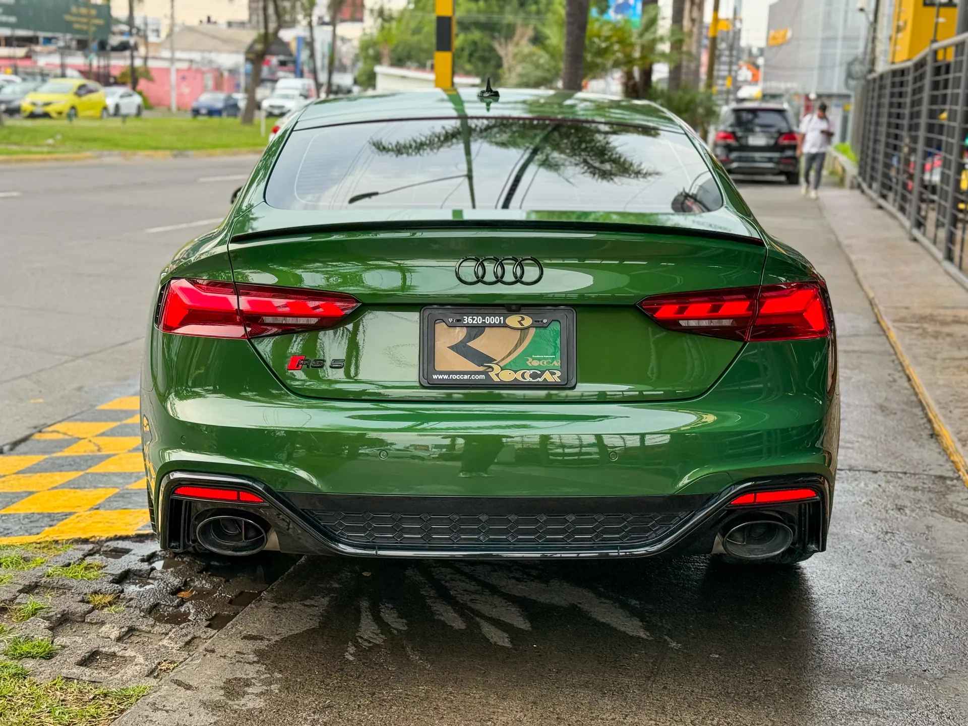 Car image 8