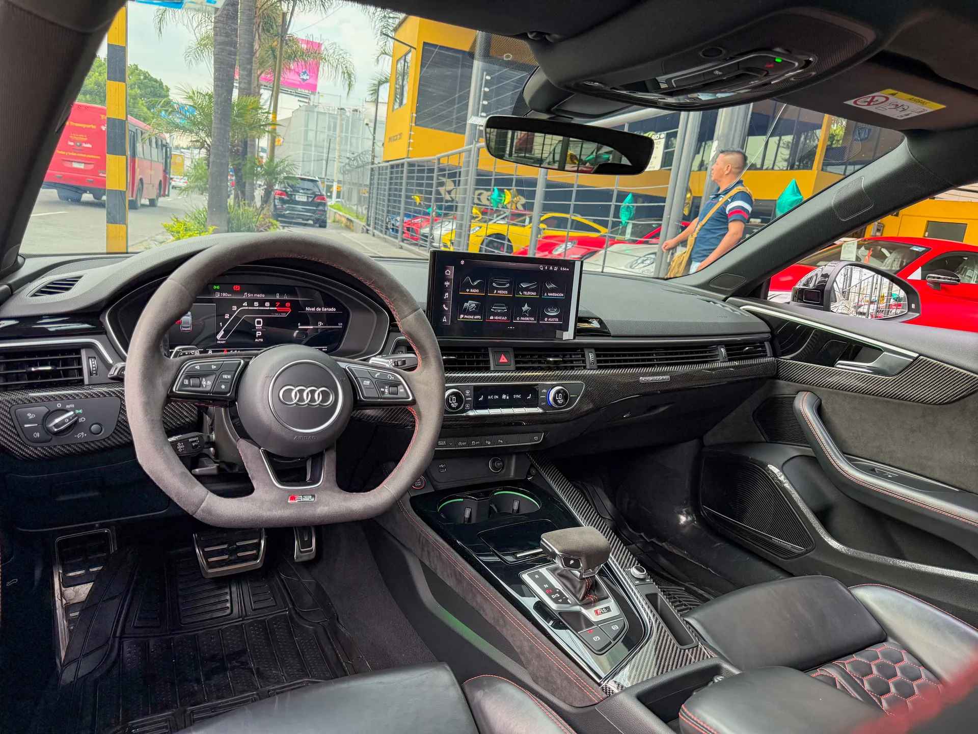 Car image 11
