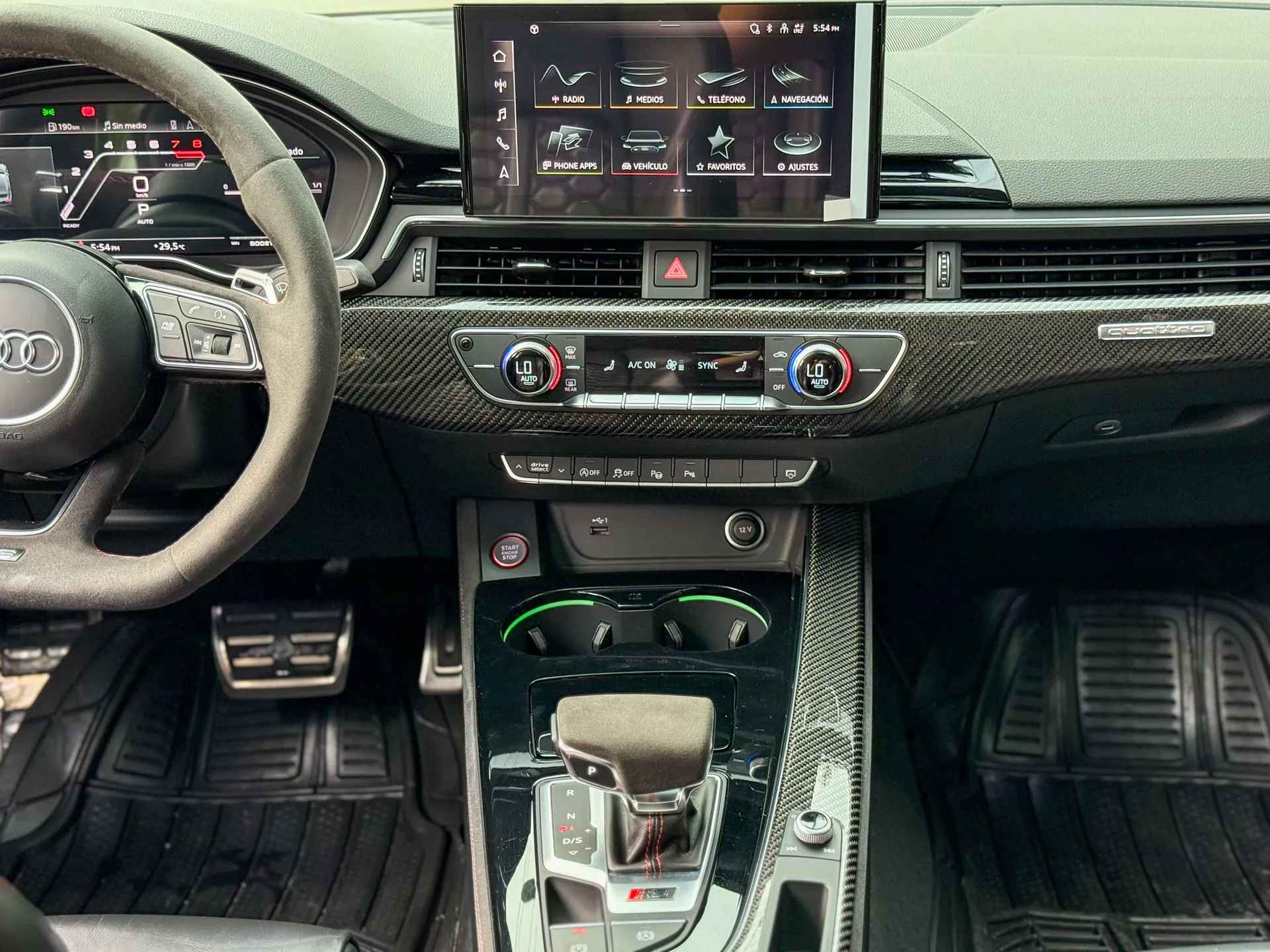 Car image 14