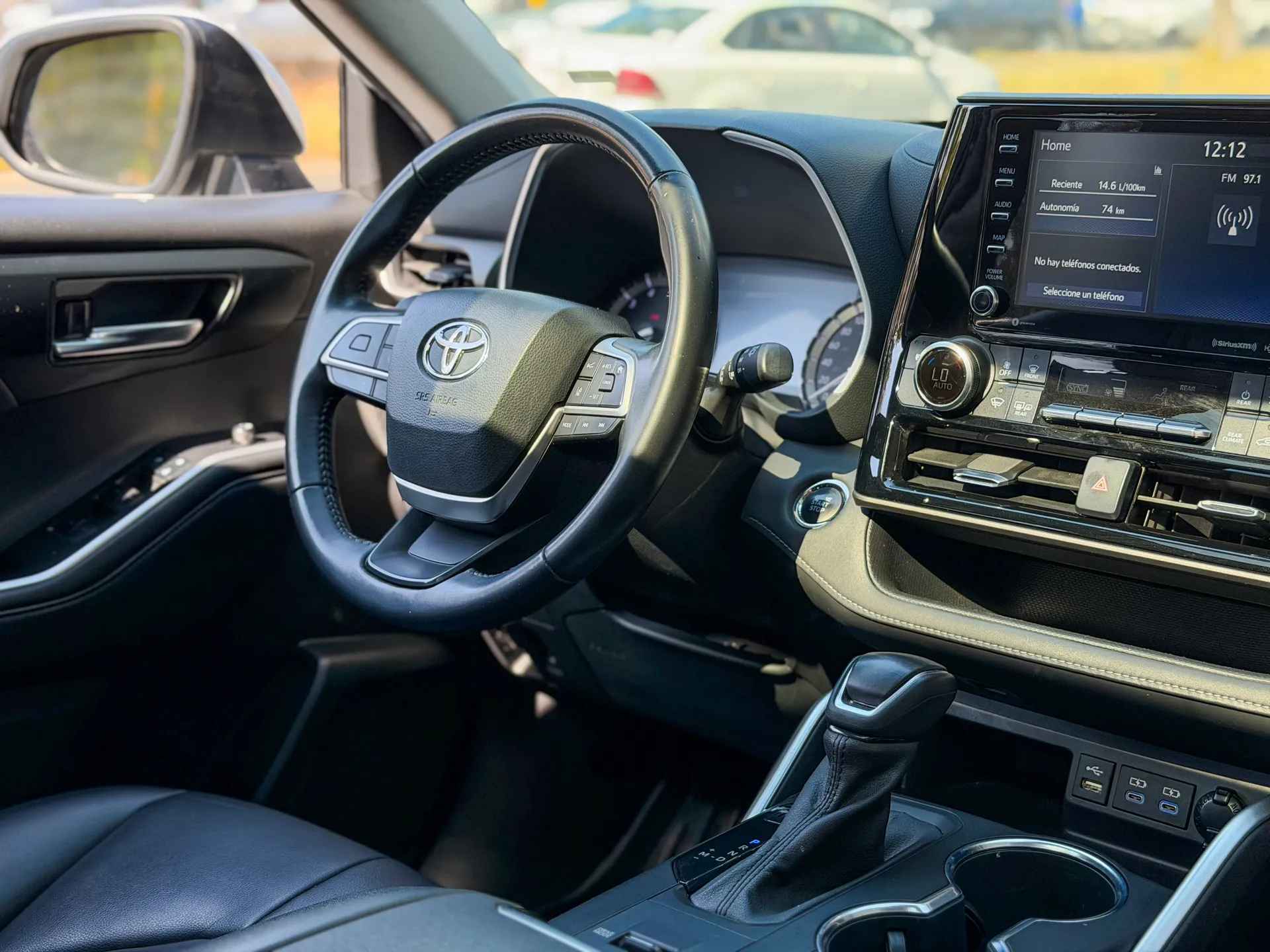 Car image 15