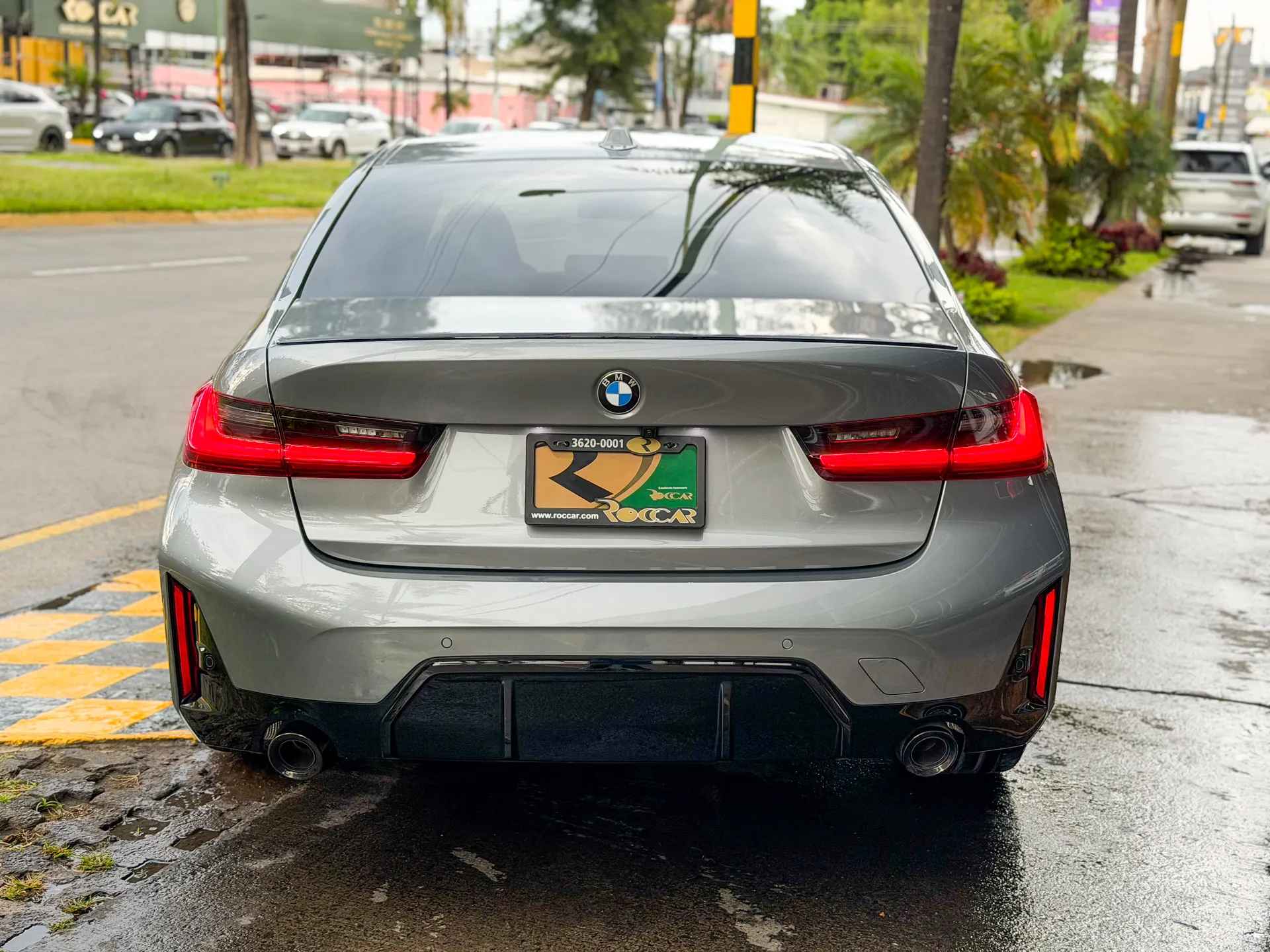 Car image 8