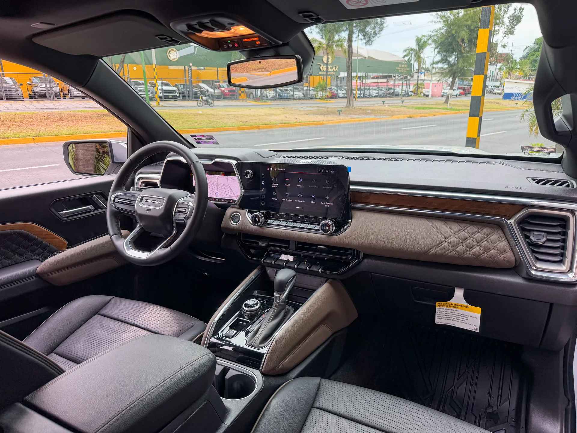 Car image 13