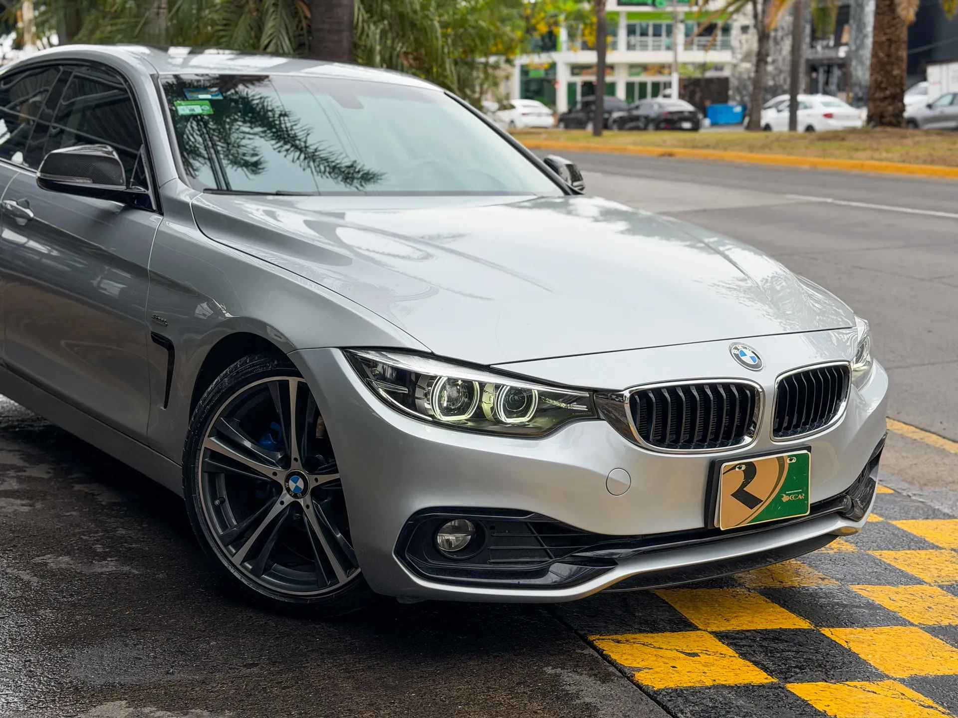 Car image 5