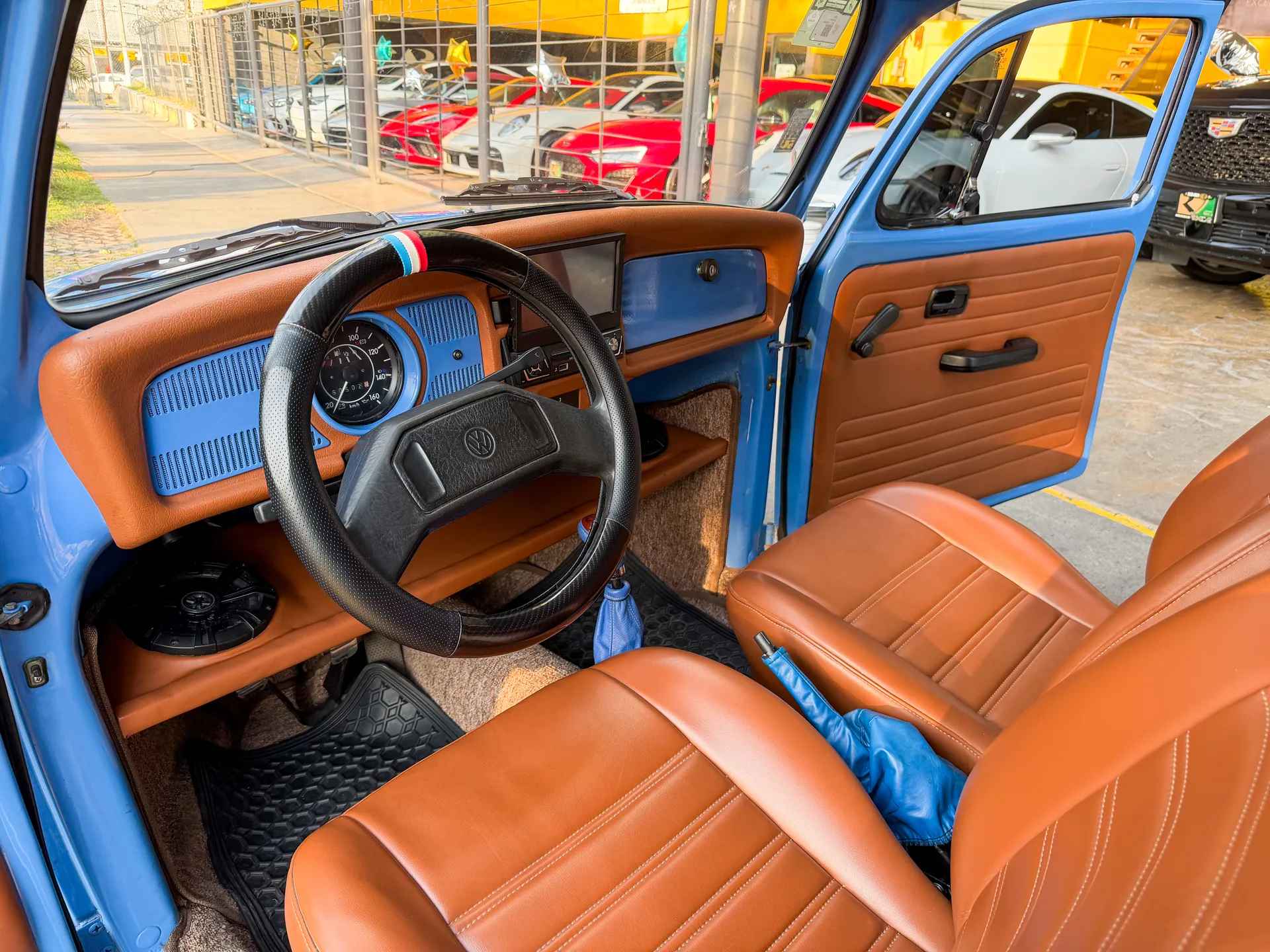 Car image 9