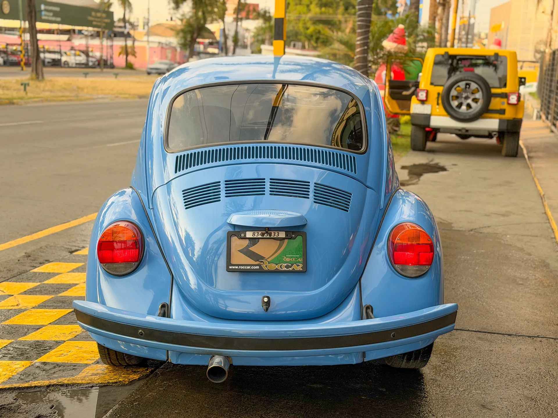 Car image 8