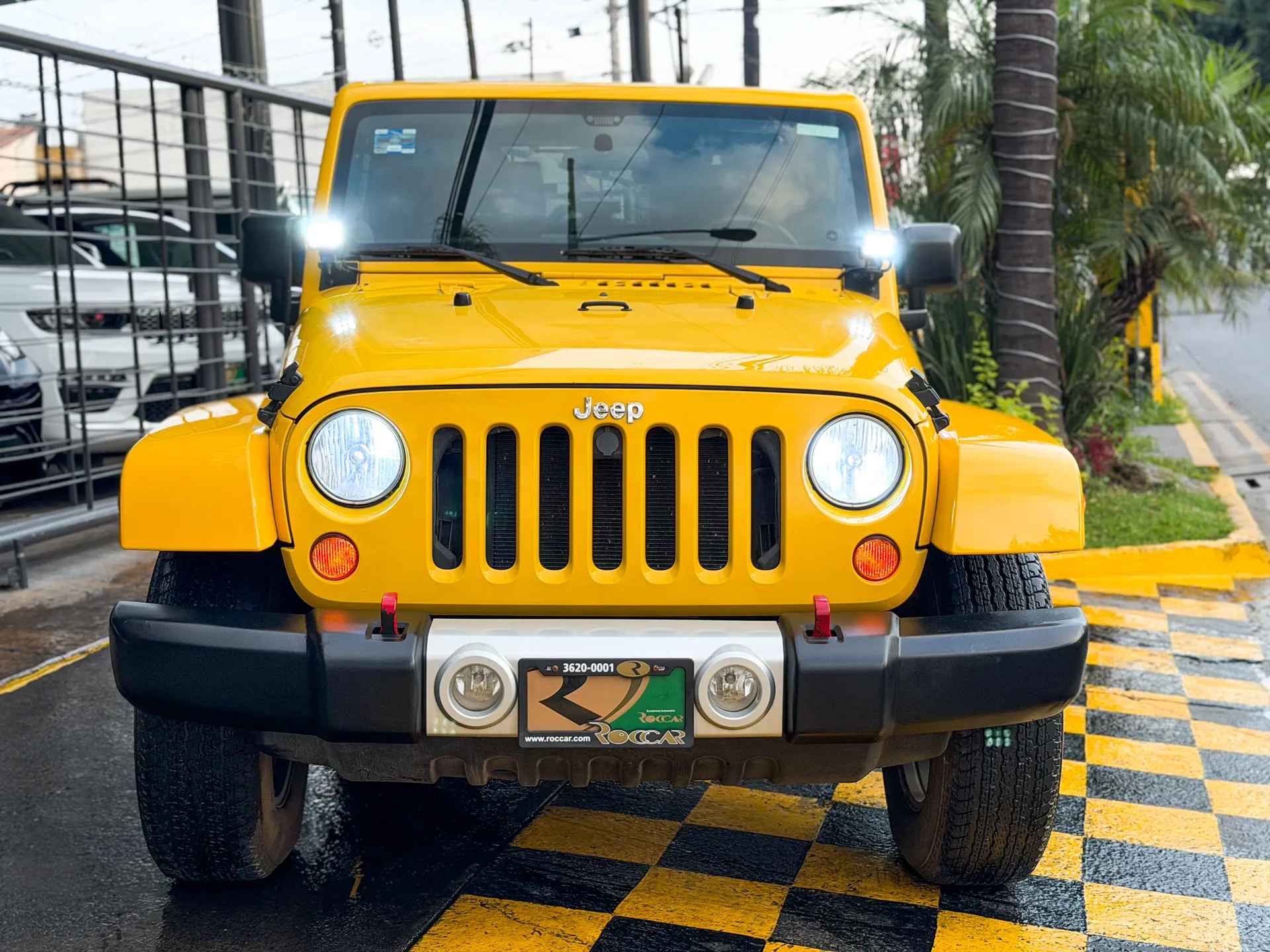 Car image 3
