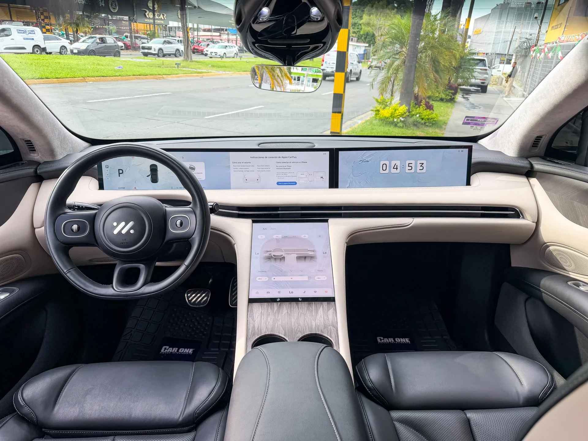 Car image 13