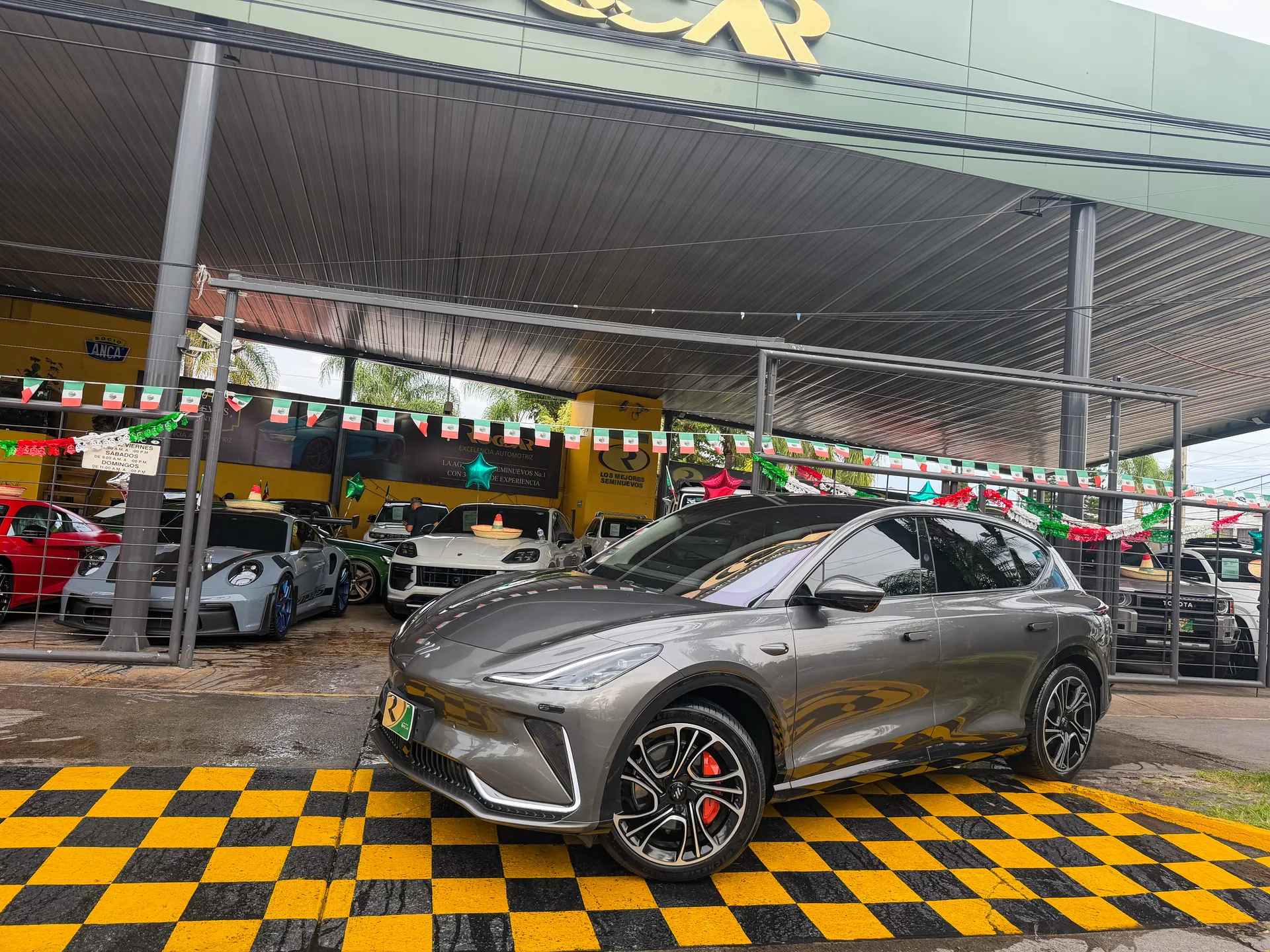 Car image 1