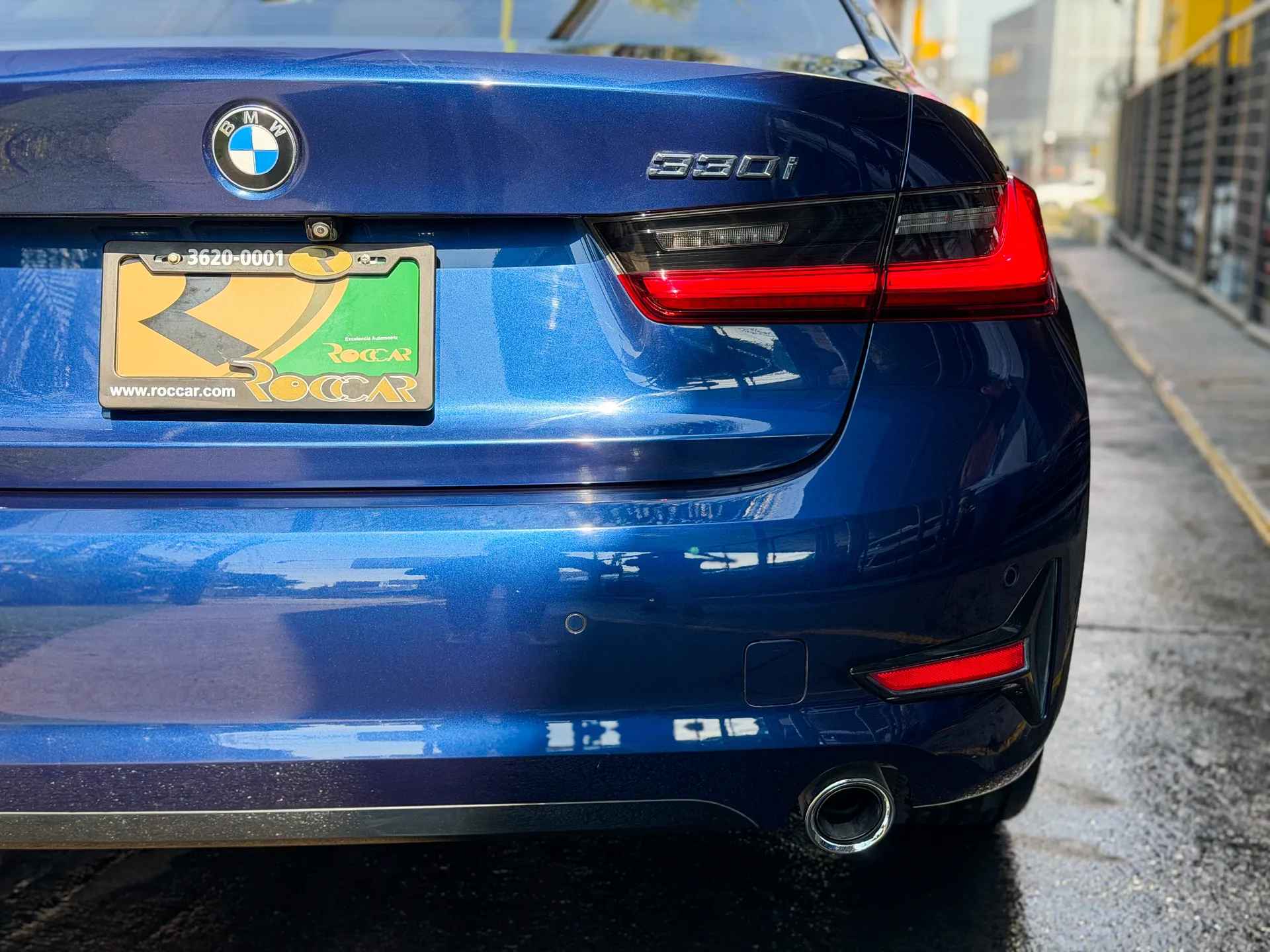 Car image 9