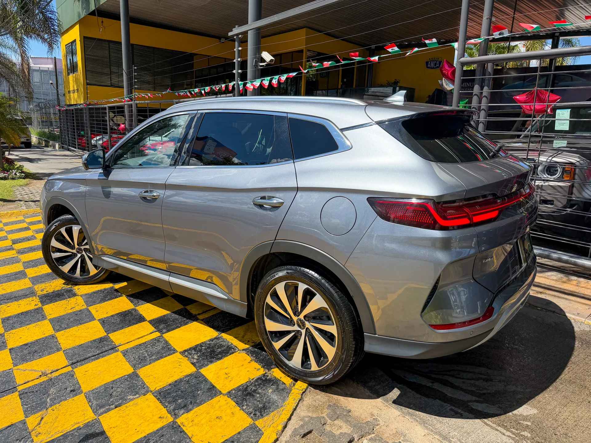 Car image 6