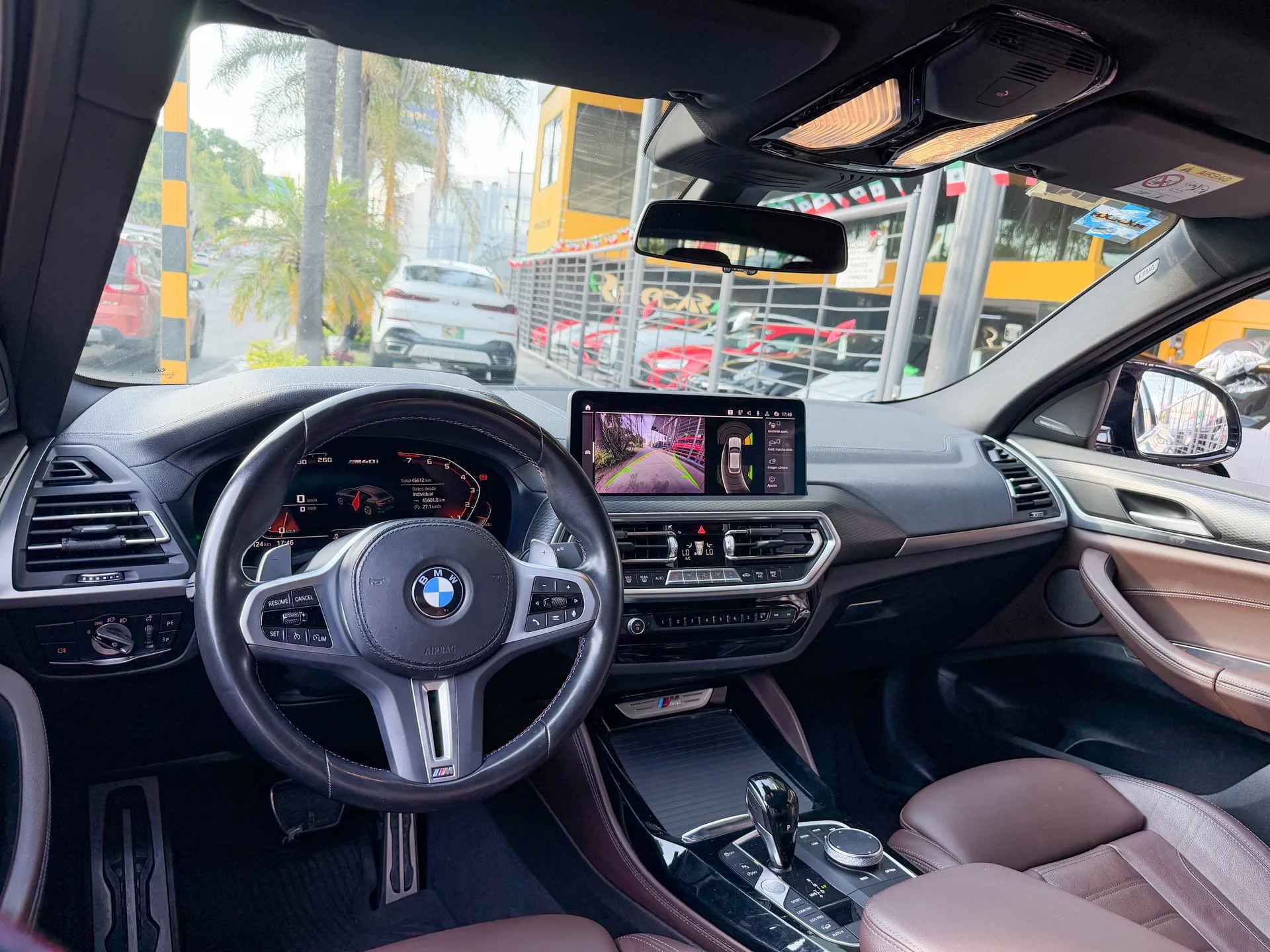 Car image 9