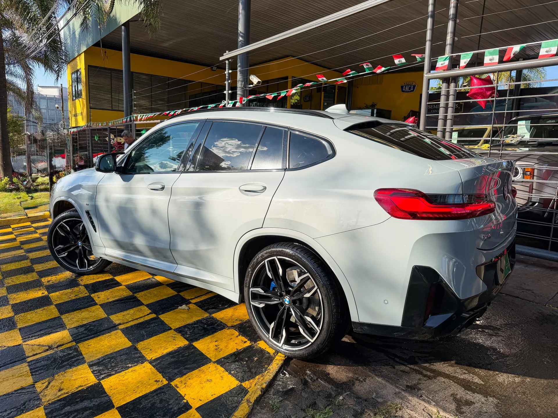 Car image 6
