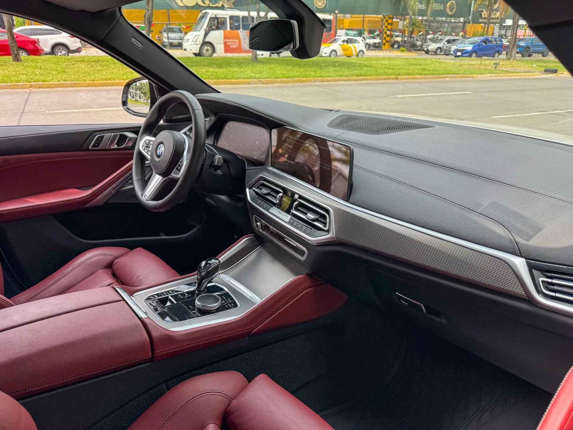 Car image 15