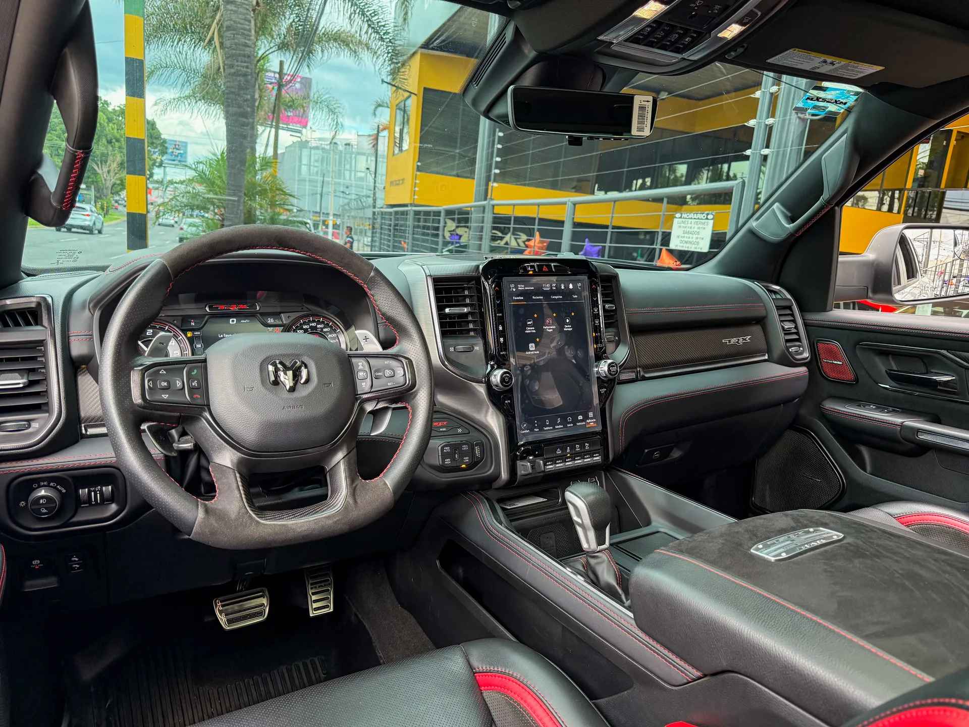 Car image 13