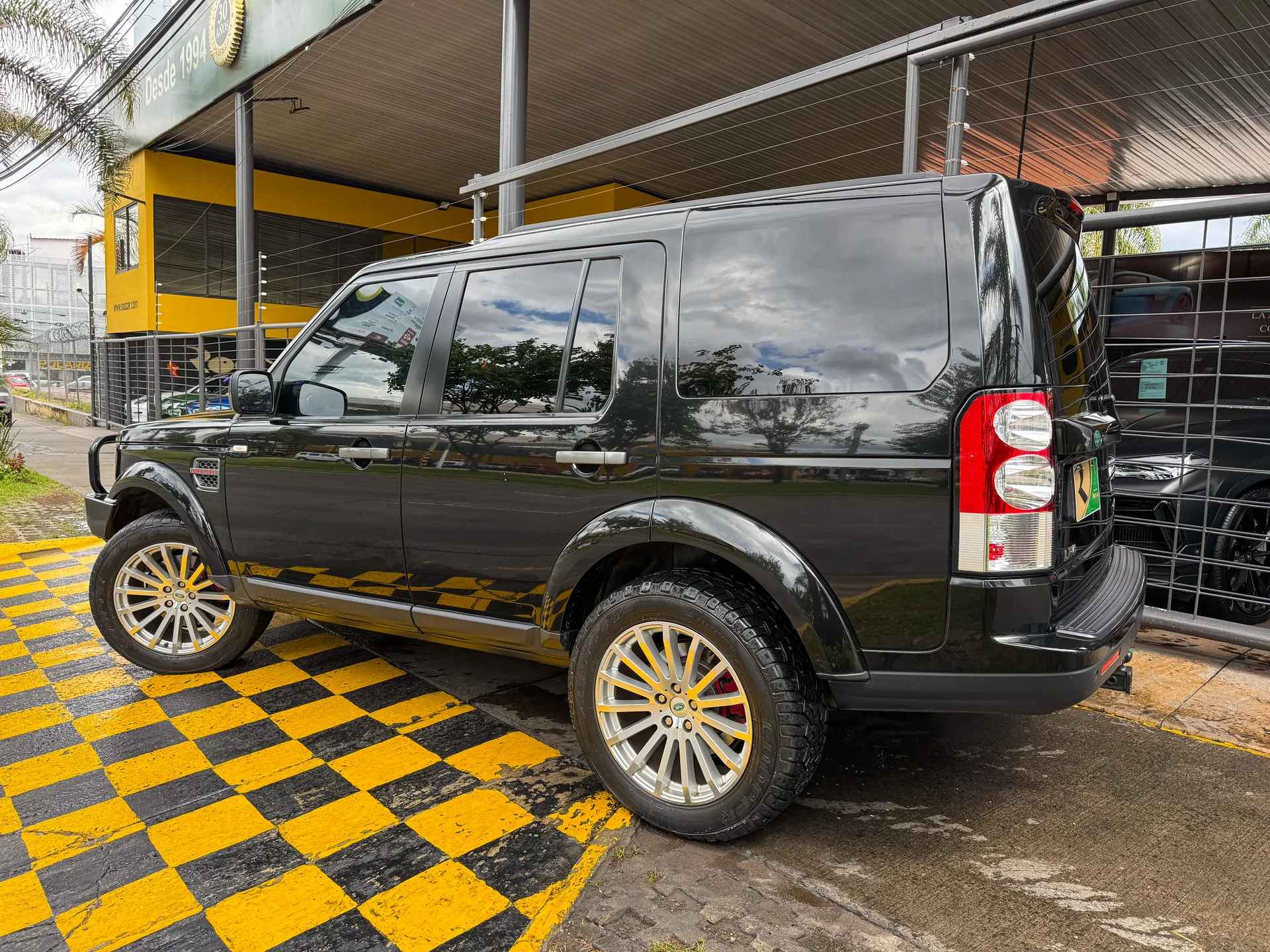 Car image 7
