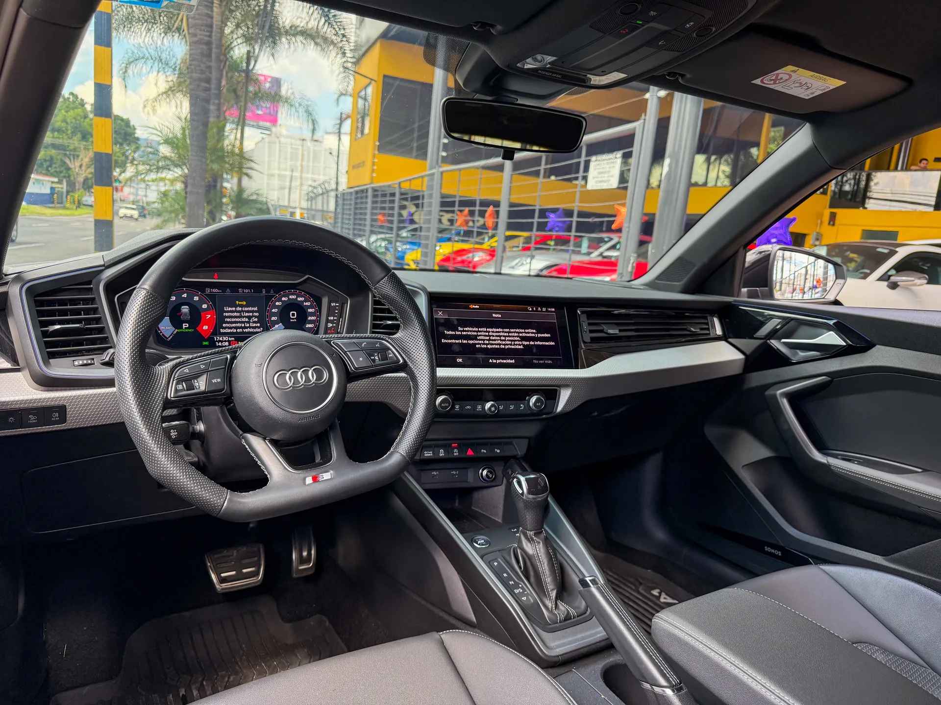 Car image 10