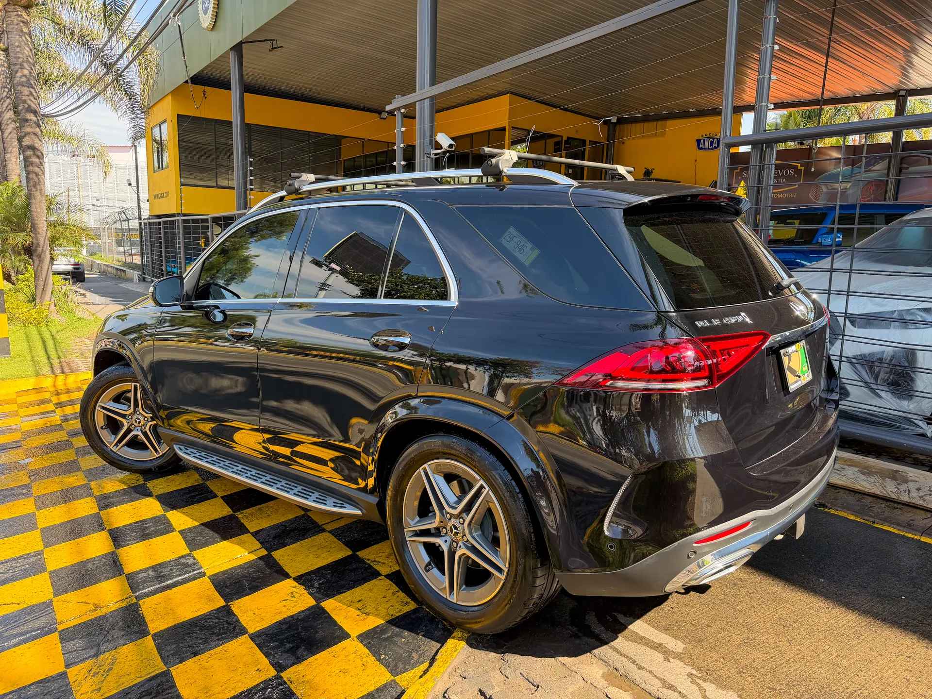 Car image 6