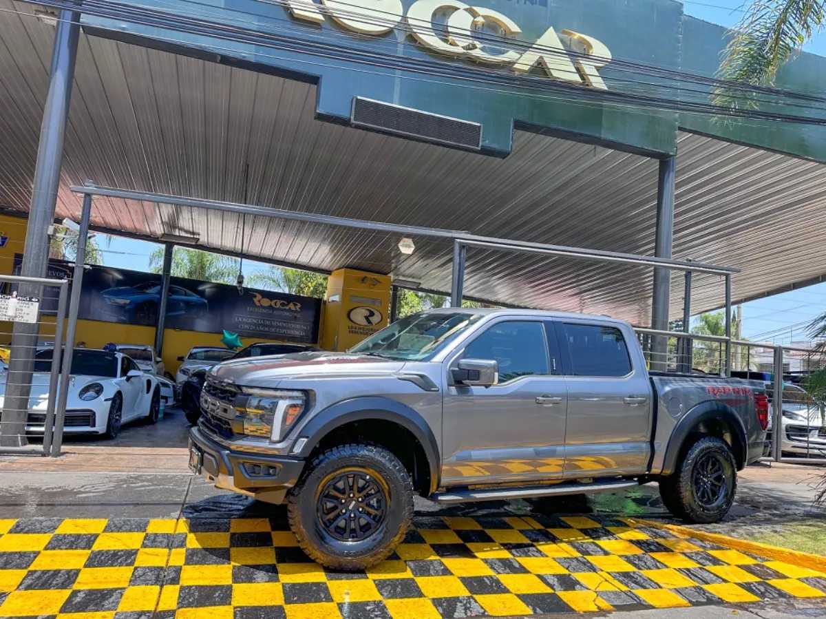 Ford Lobo