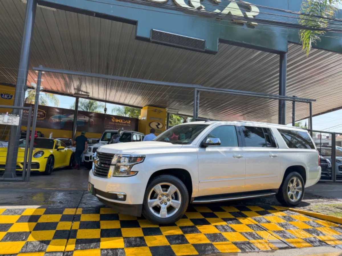 Chevrolet Suburban 