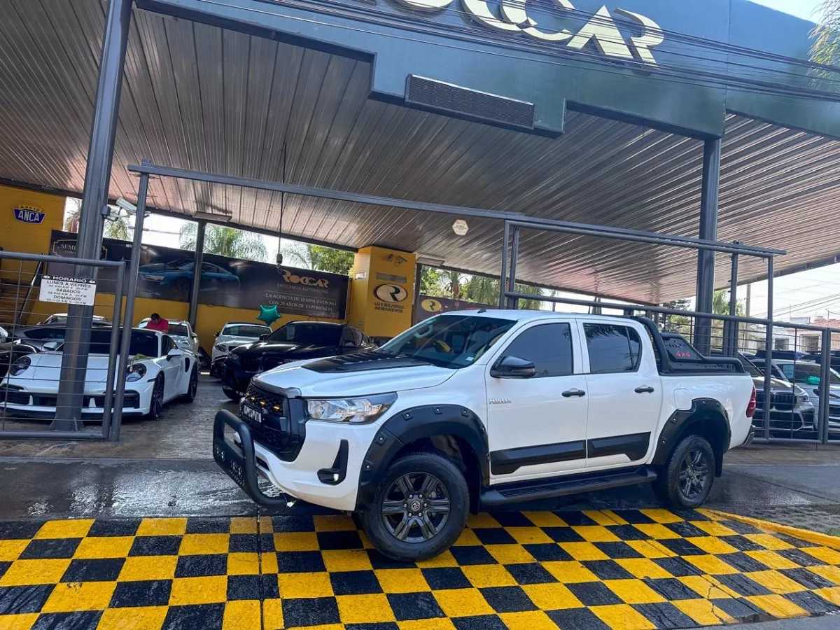 Toyota Hilux