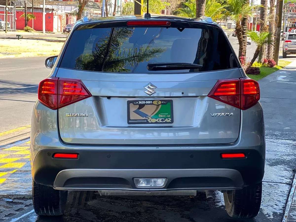Car image 7