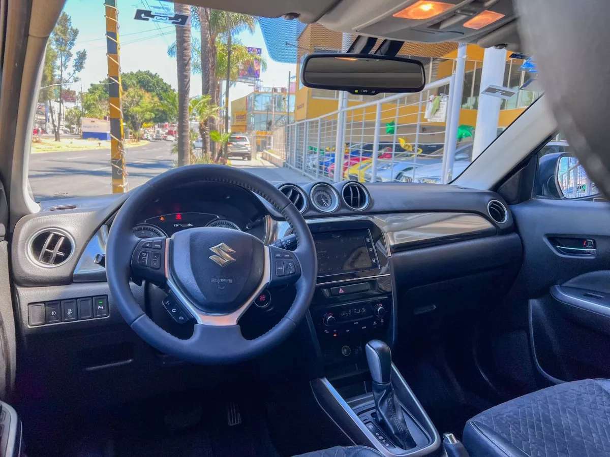 Car image 8