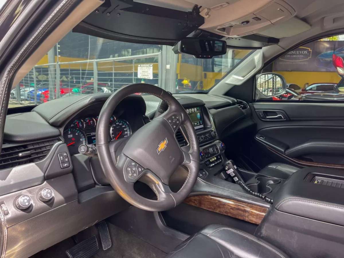 Car image 8
