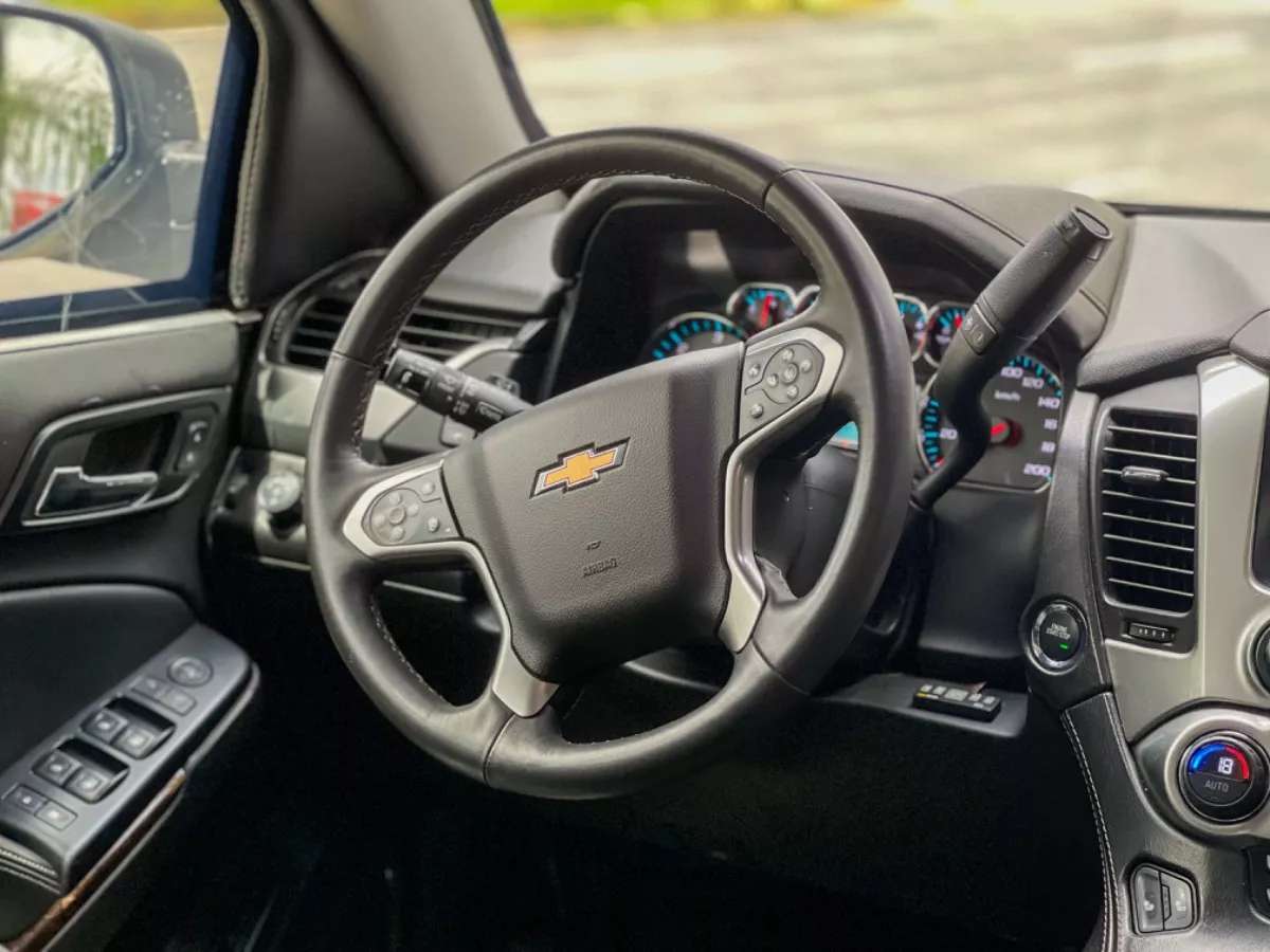 Car image 11