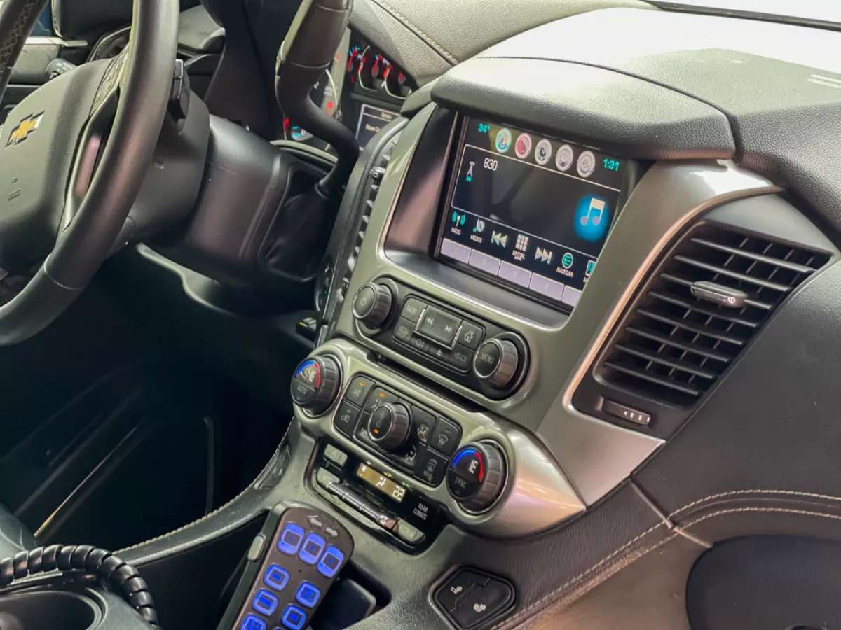 Car image 13