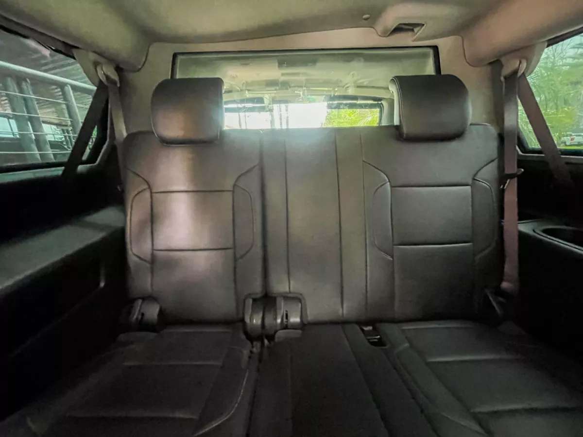 Car image 17