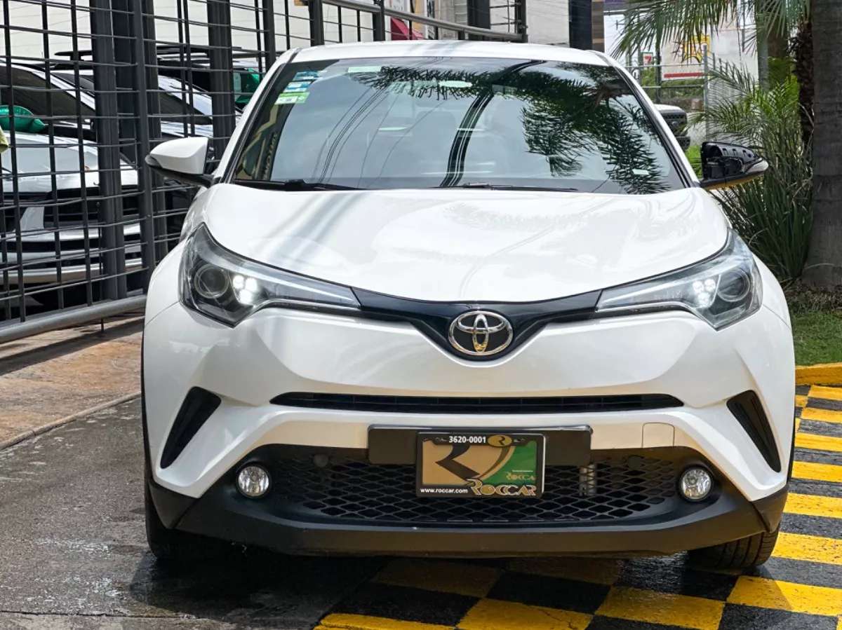 Car image 3